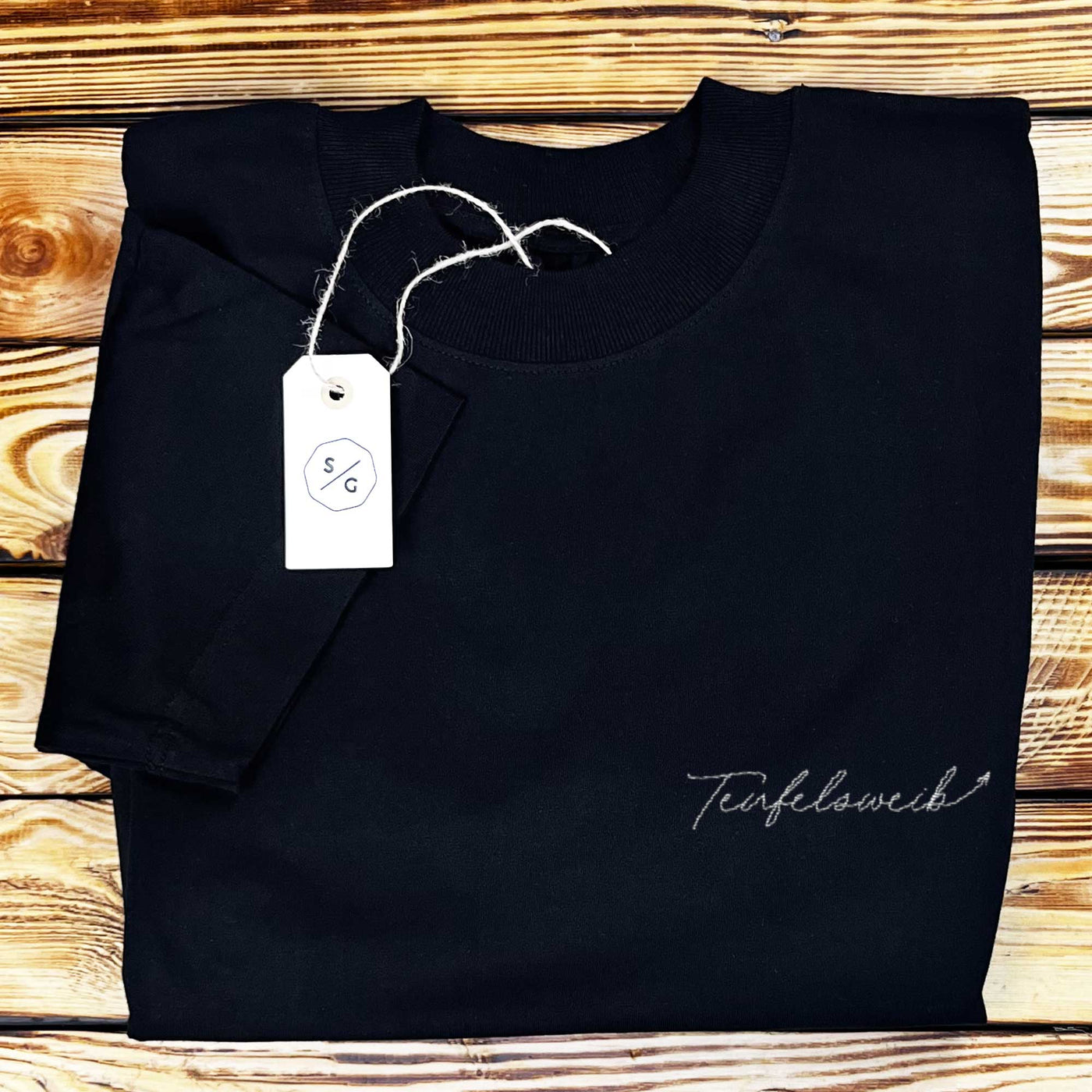 BESTICKTES SHIRT OVERSIZED • TEUFELSWEIB