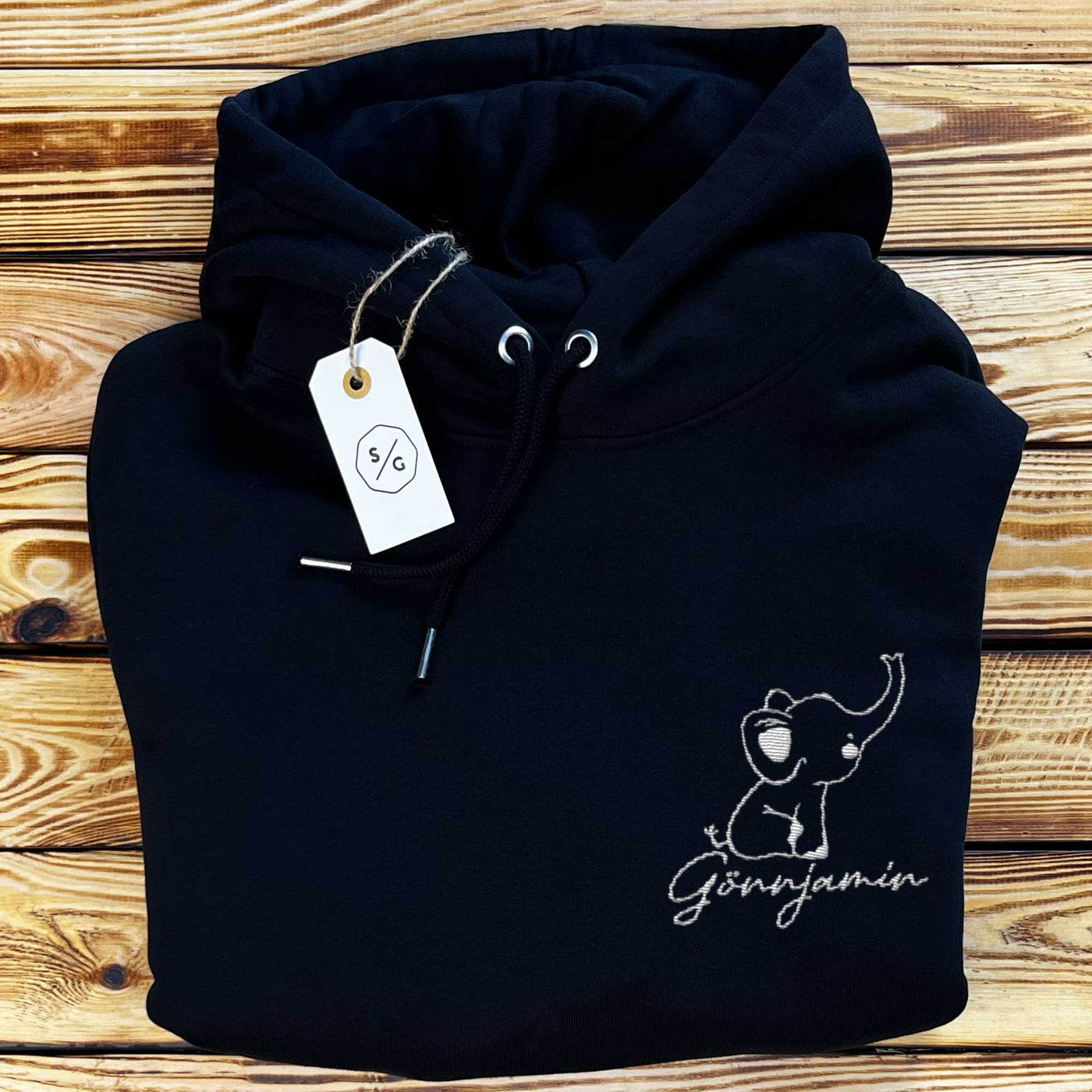 BESTICKTER HOODIE • GÖNNJAMIN