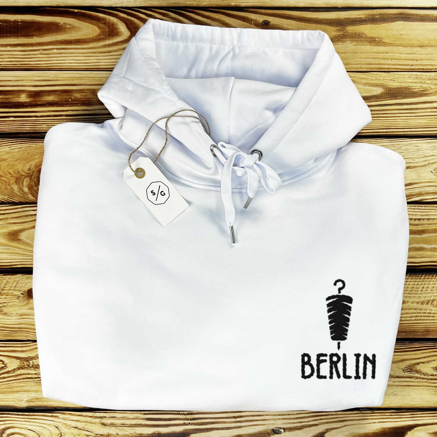 BESTICKTER HOODIE • BERLIN