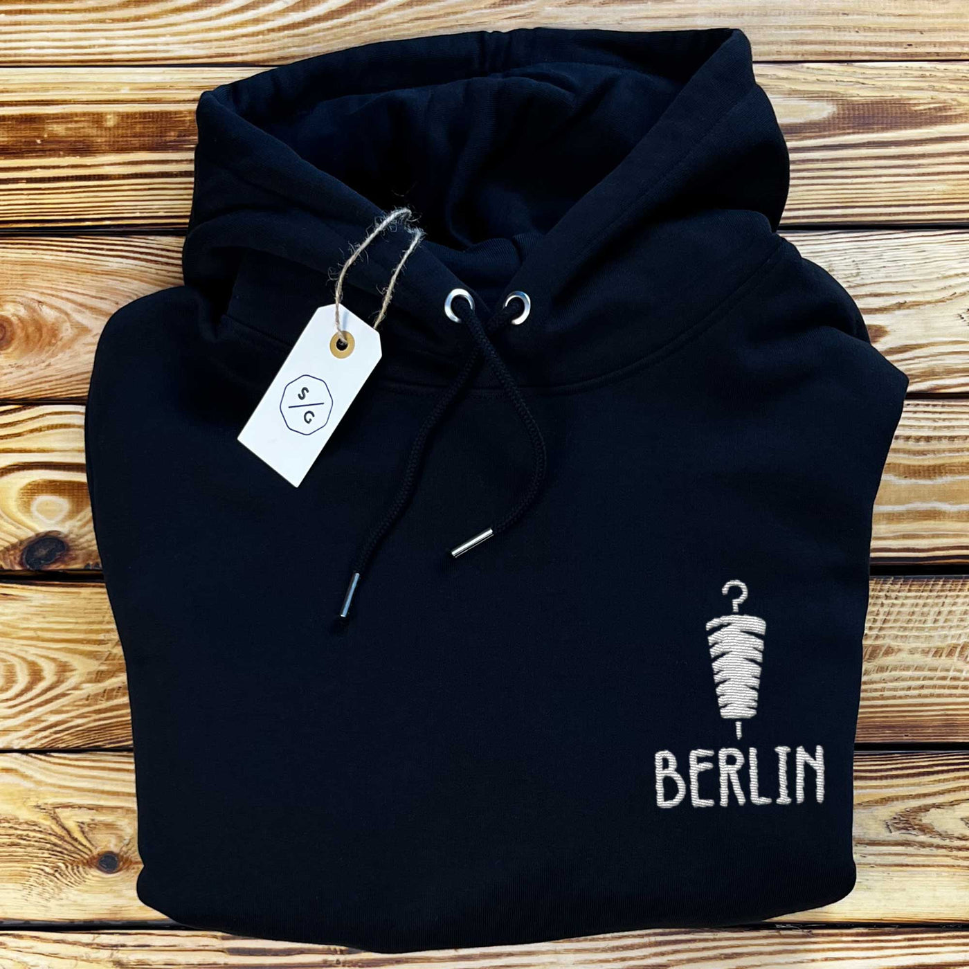 BESTICKTER HOODIE OVERSIZED • BERLIN