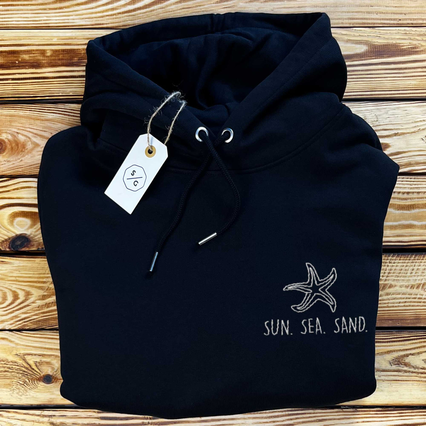 BESTICKTER HOODIE OVERSIZED • SUN. SEA. SAND.