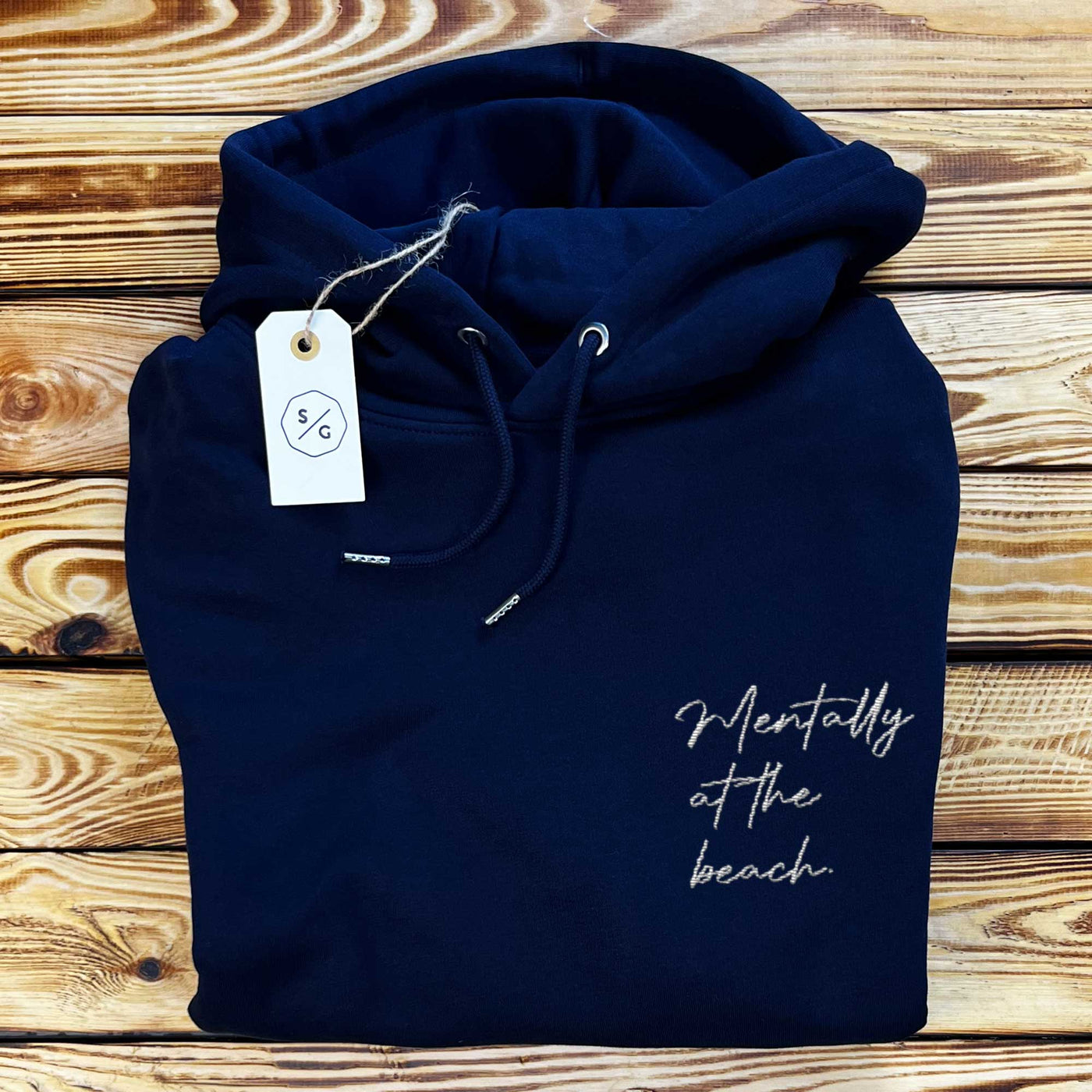 BESTICKTER HOODIE • MENTALLY AT THE BEACH.