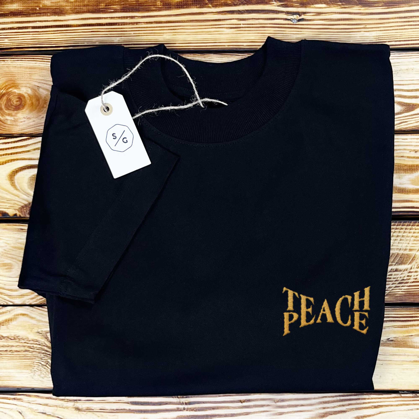 BESTICKTES SHIRT OVERSIZED • TEACH PEACE