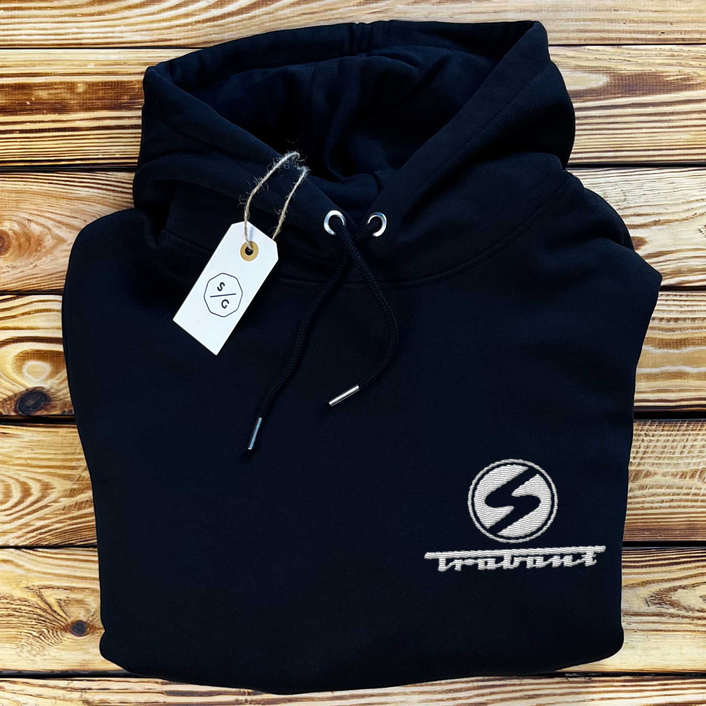 BESTICKTER HOODIE • TRABANT