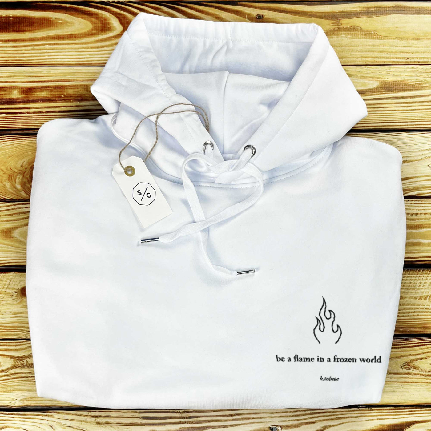 BESTICKTER HOODIE • BE A FLAME IN A FROZEN WORLD