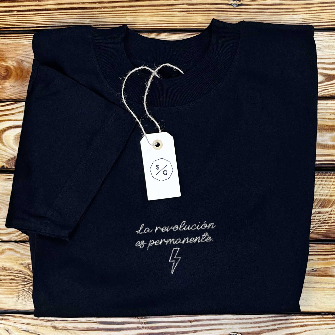 OVERSIZED EMBROIDERED SHIRT • LA REVOLUCIÓN