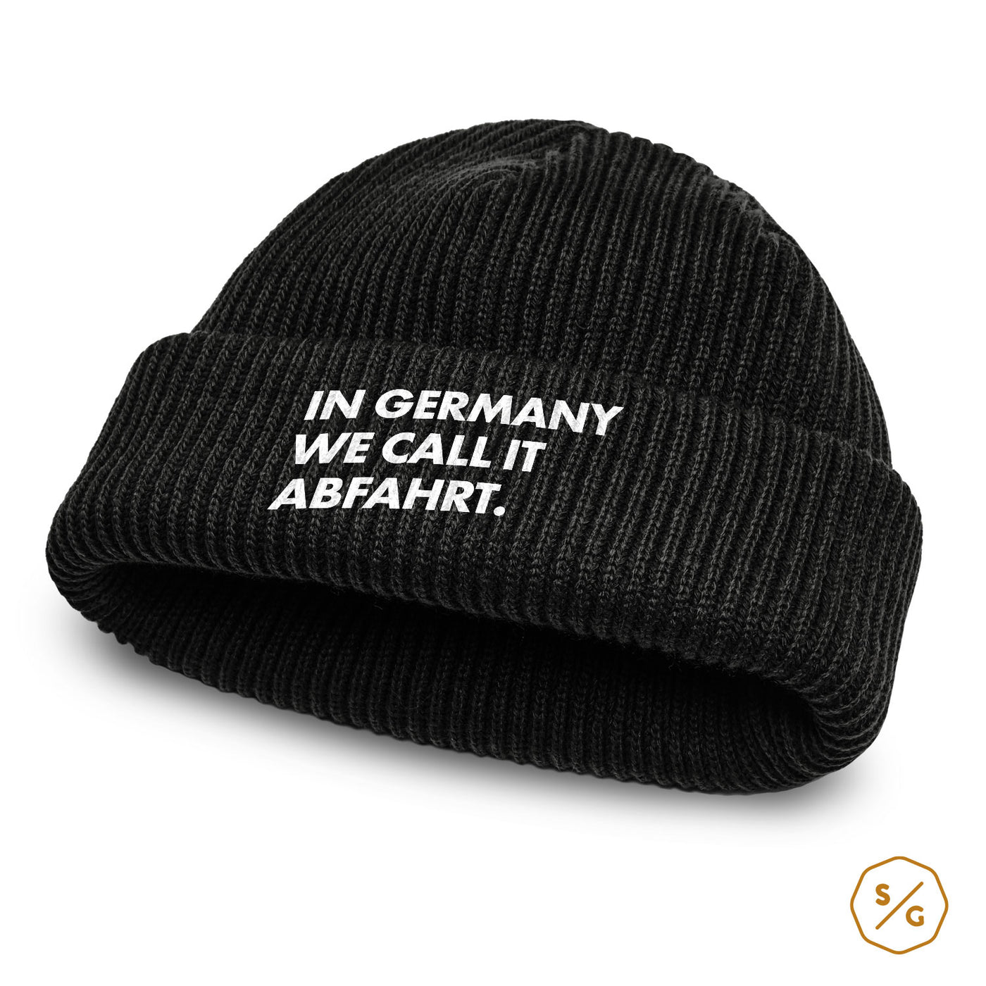 BESTICKTE BEANIE • IN GERMANY WE CALL IT ABFAHRT.