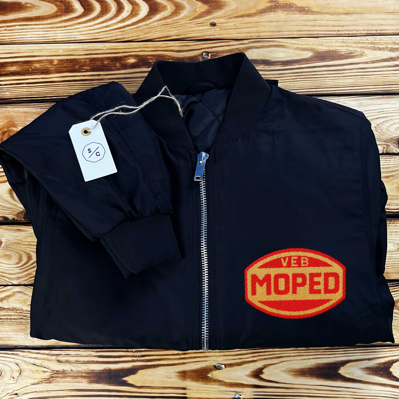 BESTICKTE BOMBERJACKE • VEB MOPED