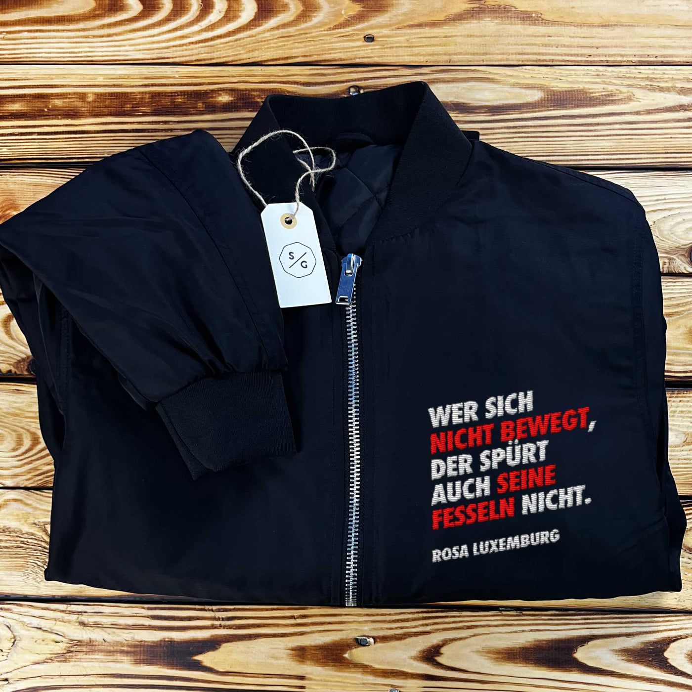 BESTICKTE BOMBERJACKE • WER SICH NICHT BEWEGT