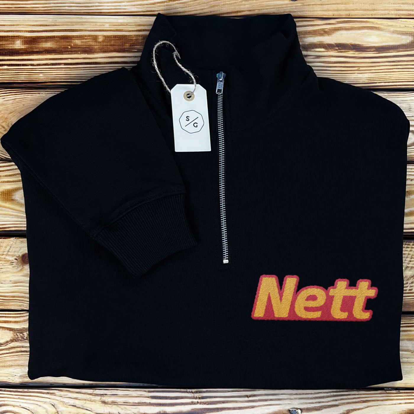 BESTICKTER HALF-ZIP SWEATER • NETT