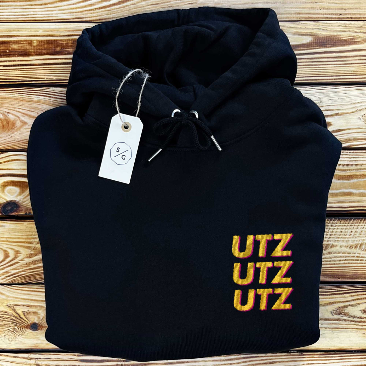 BESTICKTER HOODIE OVERSIZED • UTZ UTZ UTZ