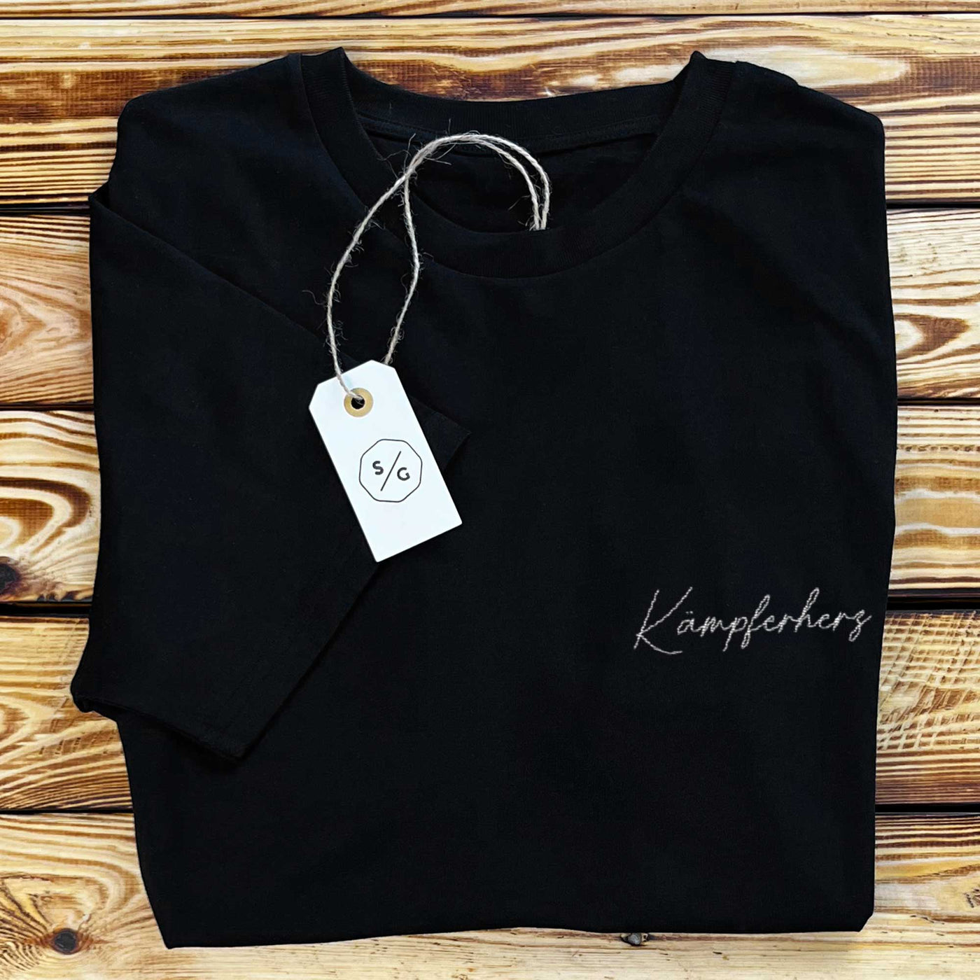 EMBROIDERED T-SHIRT DRESS • KÄMPFERHERZ