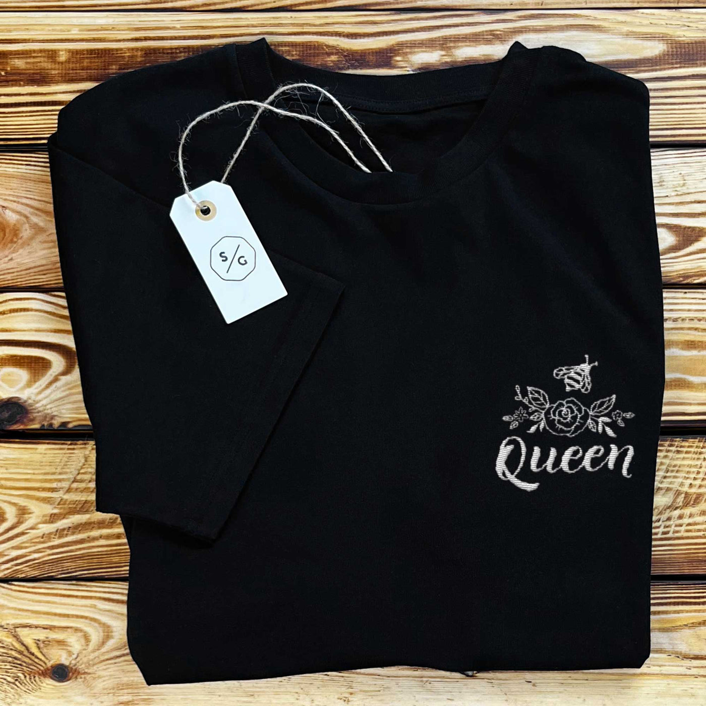 T-SHIRT DRESS • BEE A QUEEN