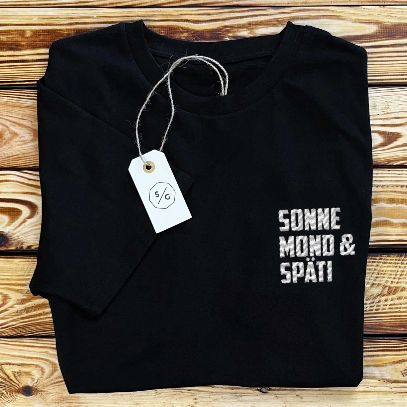 BESTICKTES T-SHIRT KLEID • SONNE MOND & SPÄTI