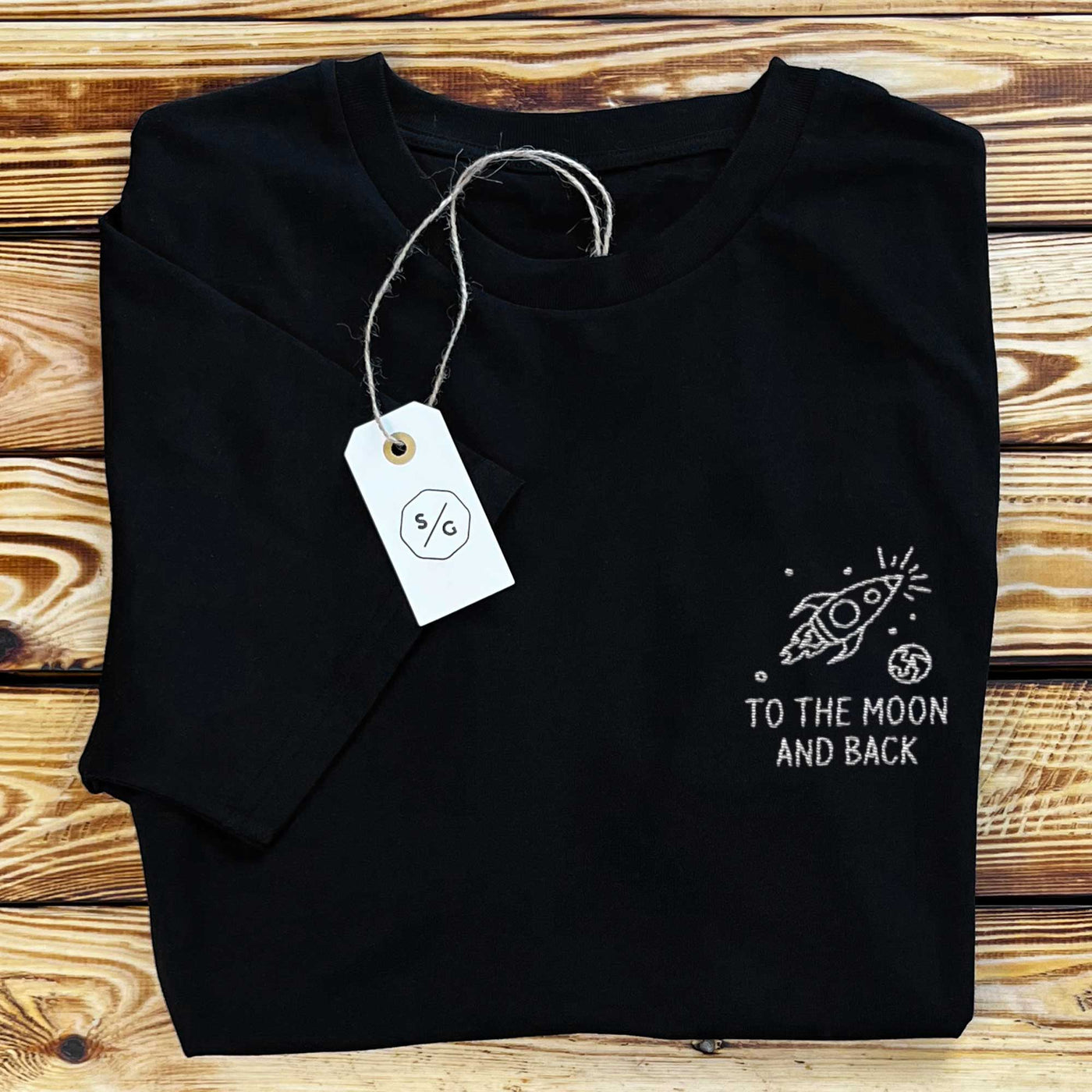 BESTICKTES T-SHIRT KLEID • TO THE MOON AND BACK