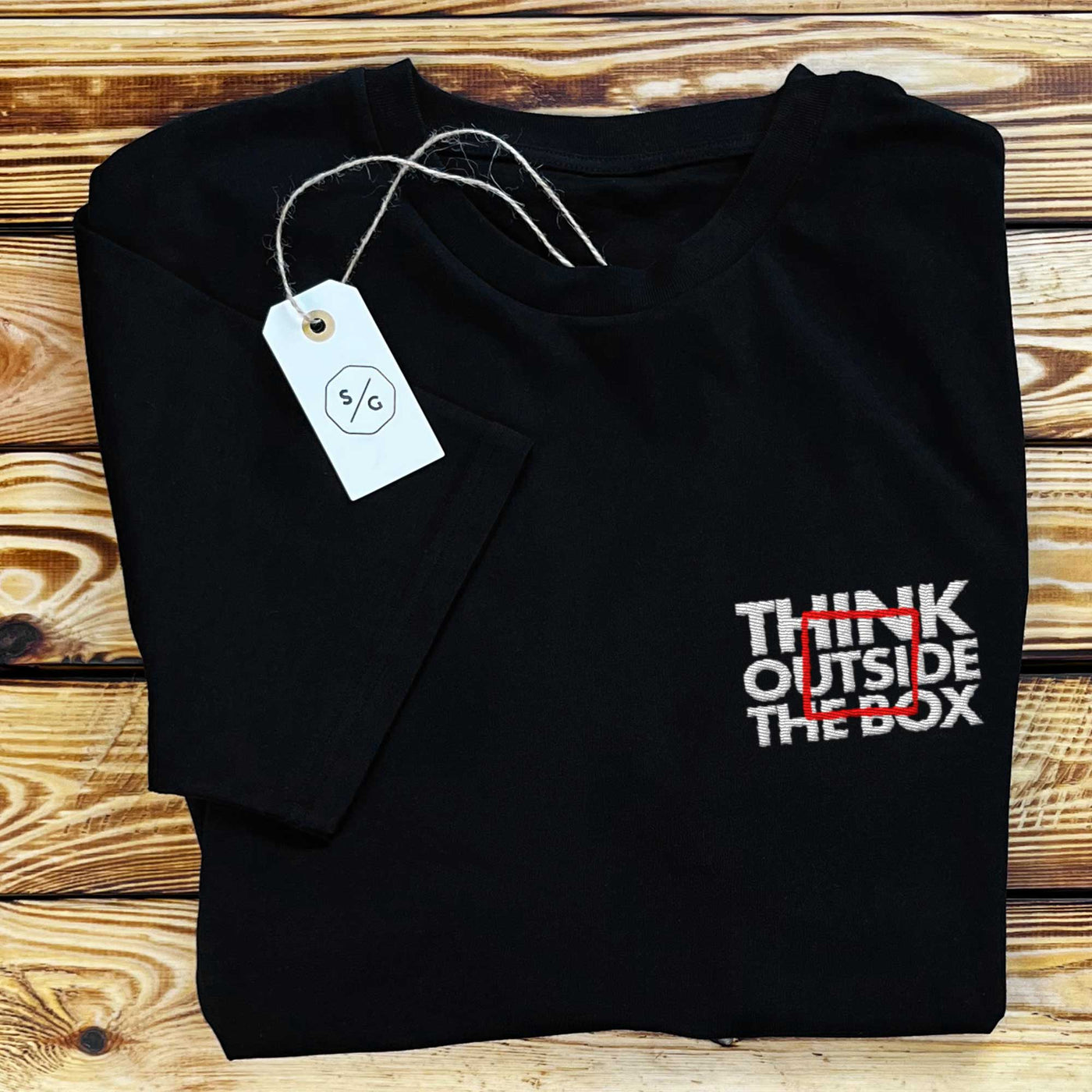 BESTICKTES SHIRT • THINK OUTSIDE THE BOX