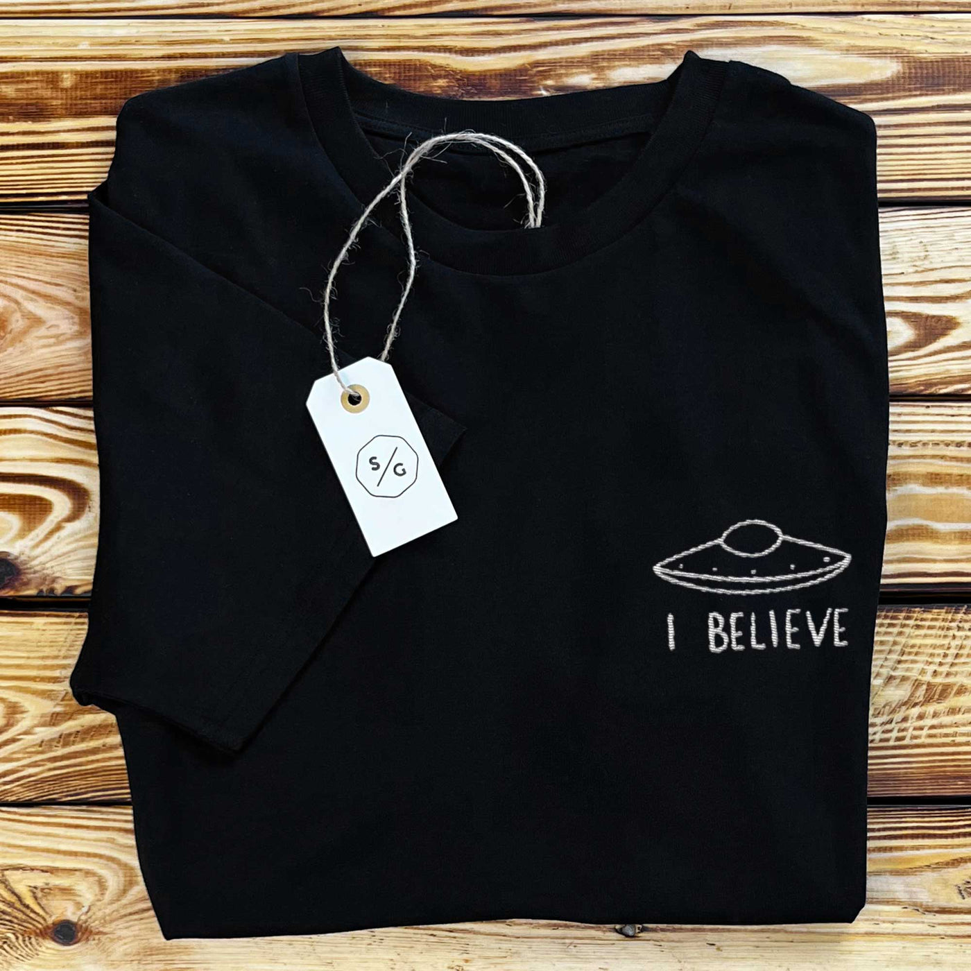 BESTICKTES T-SHIRT KLEID • I BELIEVE