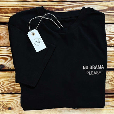 BESTICKTES T-SHIRT KLEID • NO DRAMA PLEASE