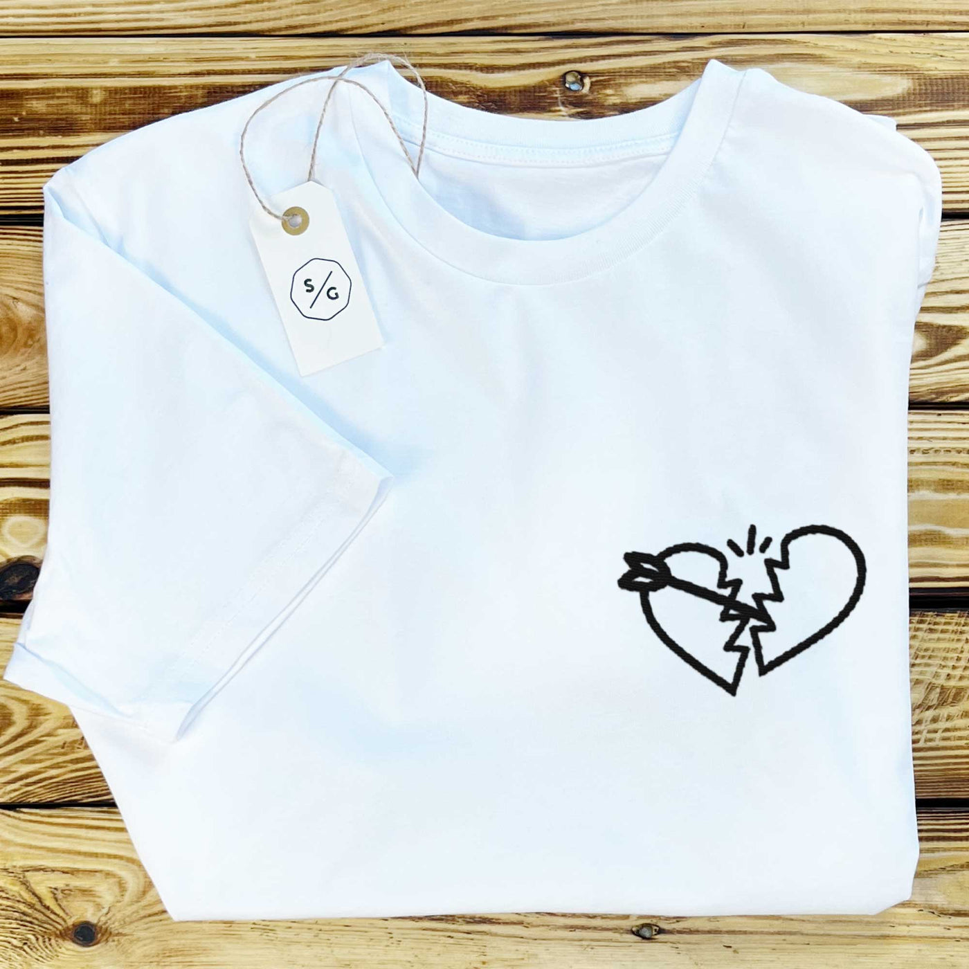 BESTICKTES SHIRT • BROKEN HEART