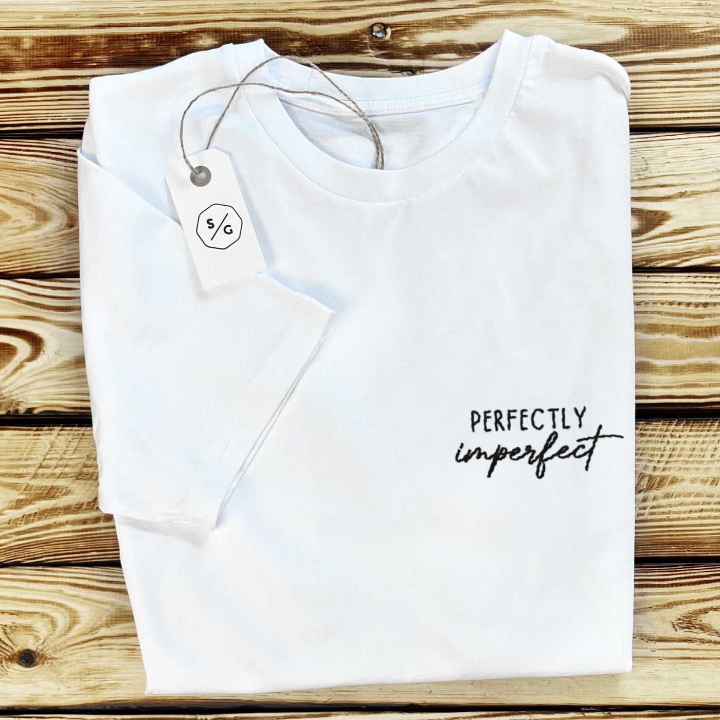 BESTICKTES SHIRT • PERFECTLY IMPERFECT