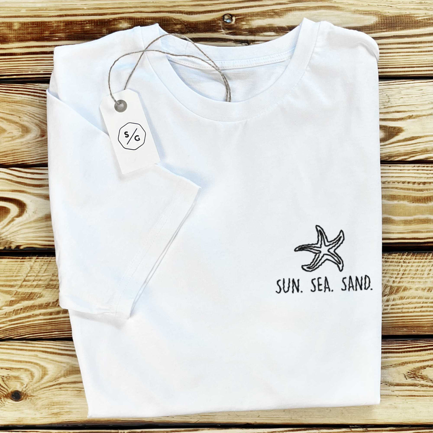 BESTICKTES T-SHIRT KLEID • SUN. SEA. SAND.