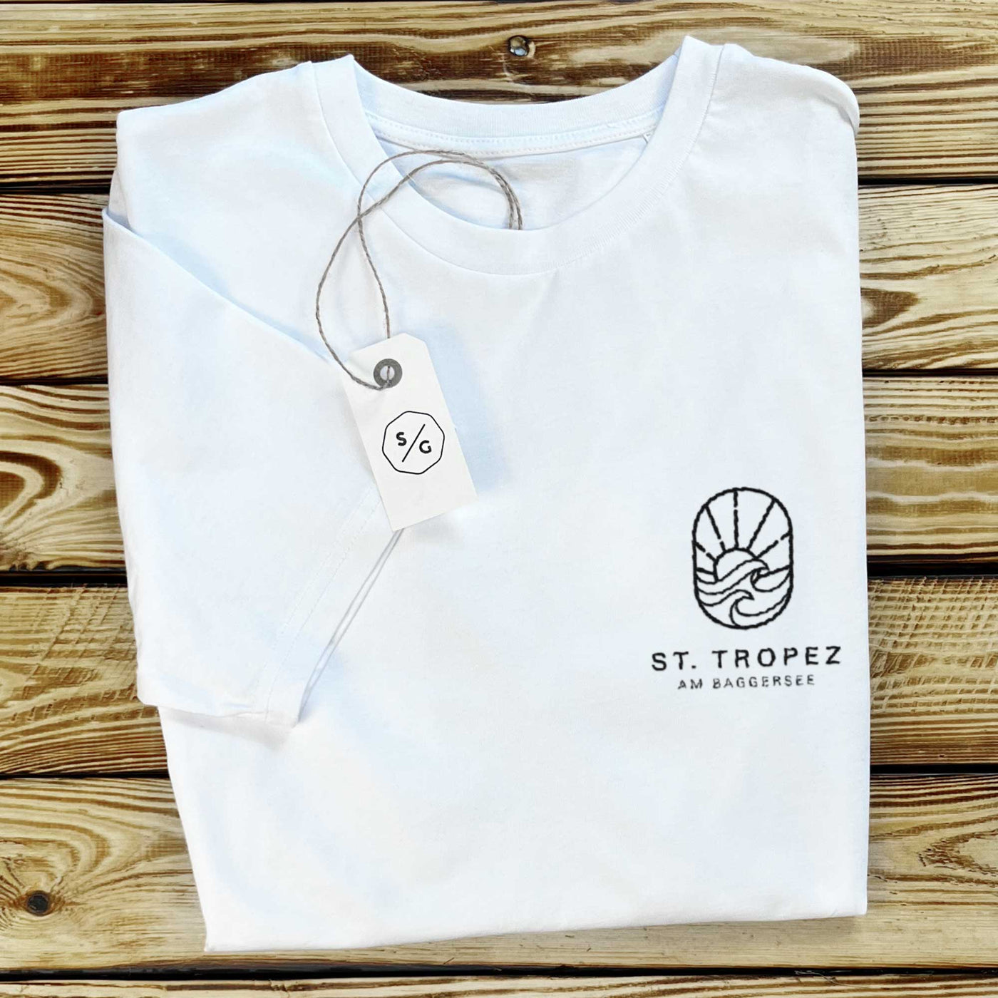 BESTICKTES SHIRT • ST. TROPEZ AM BAGGERSEE