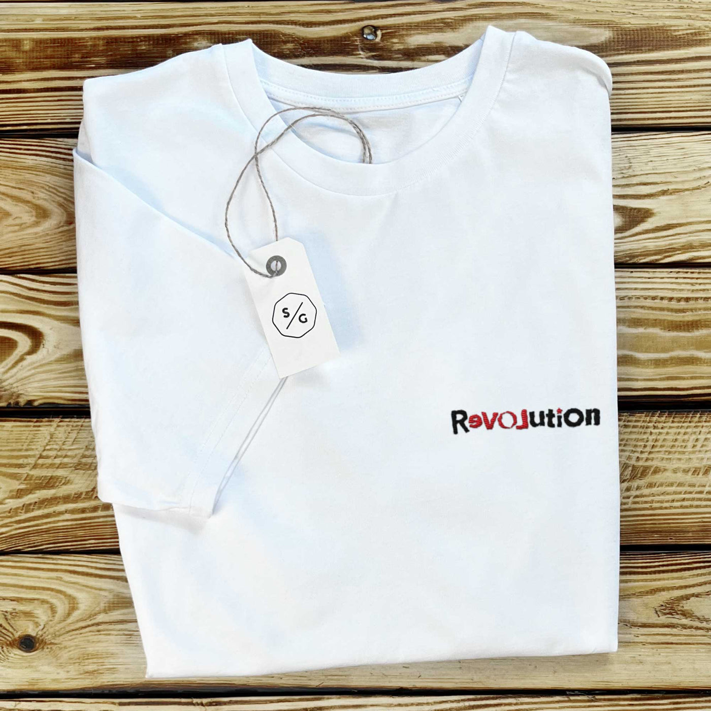 BESTICKTES T-SHIRT KLEID • REVOLUTION