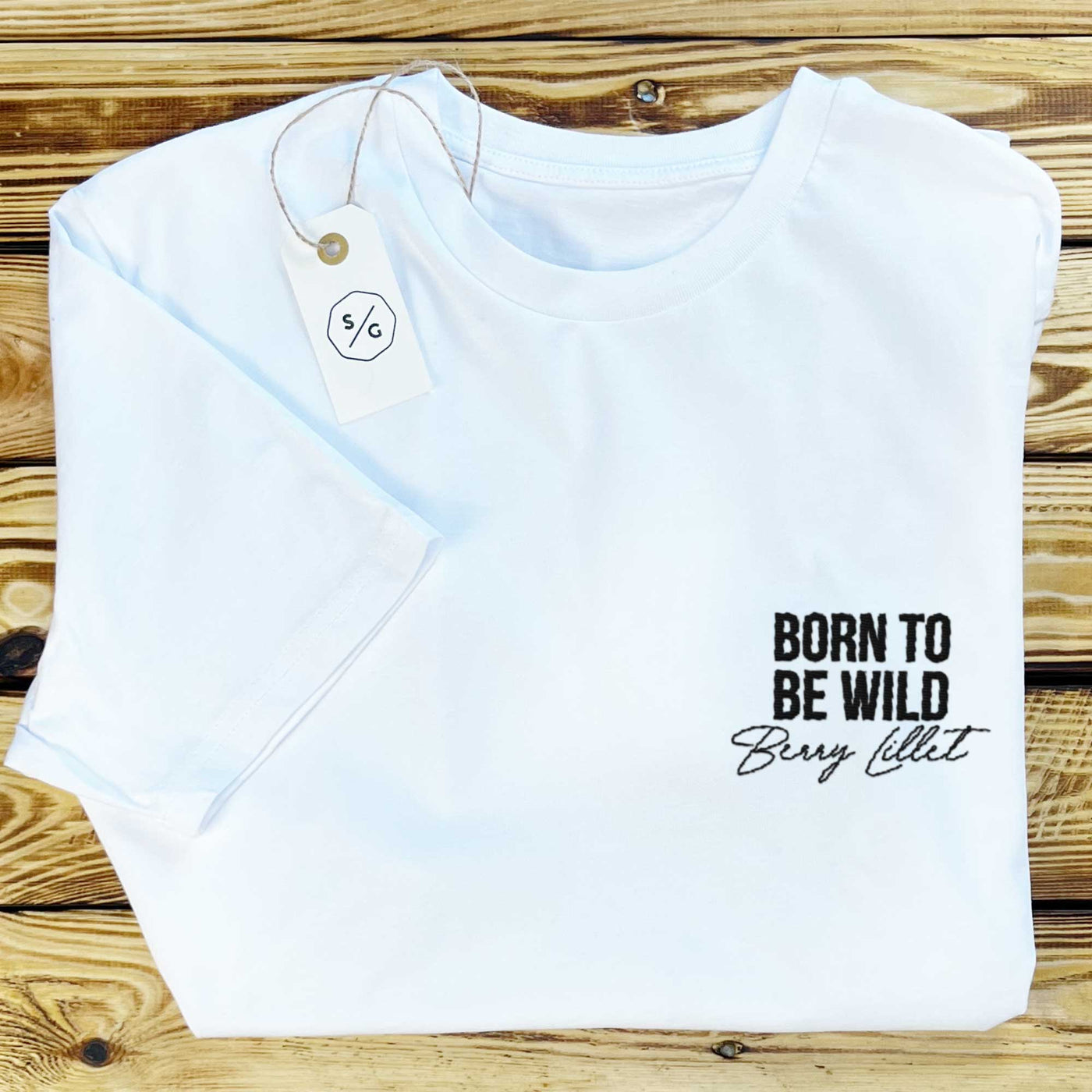 BESTICKTES T-SHIRT KLEID • BORN TO BE WILDBERRY LILLET