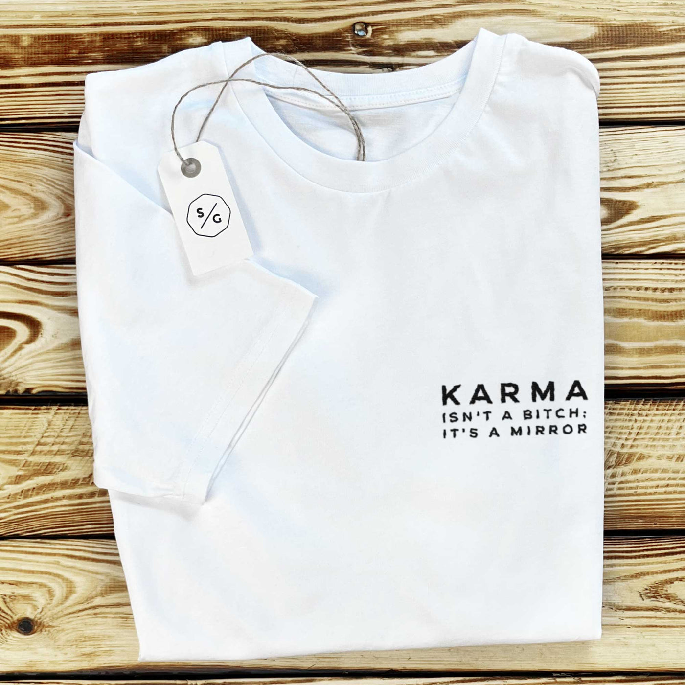 BESTICKTES T-SHIRT KLEID • KARMA ISN'T A BITCH: IT´S A MIRROR