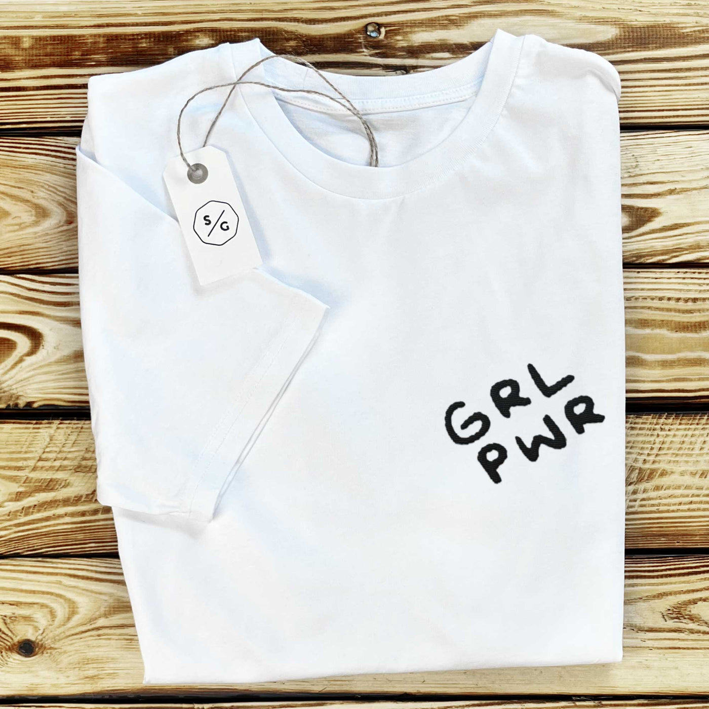 BESTICKTES T-SHIRT KLEID • GRL PWR