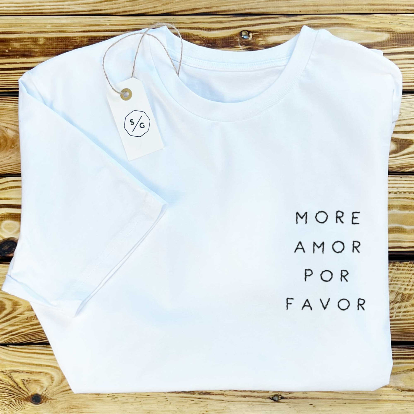 BESTICKTES SHIRT • MORE AMOR POR FAVOR