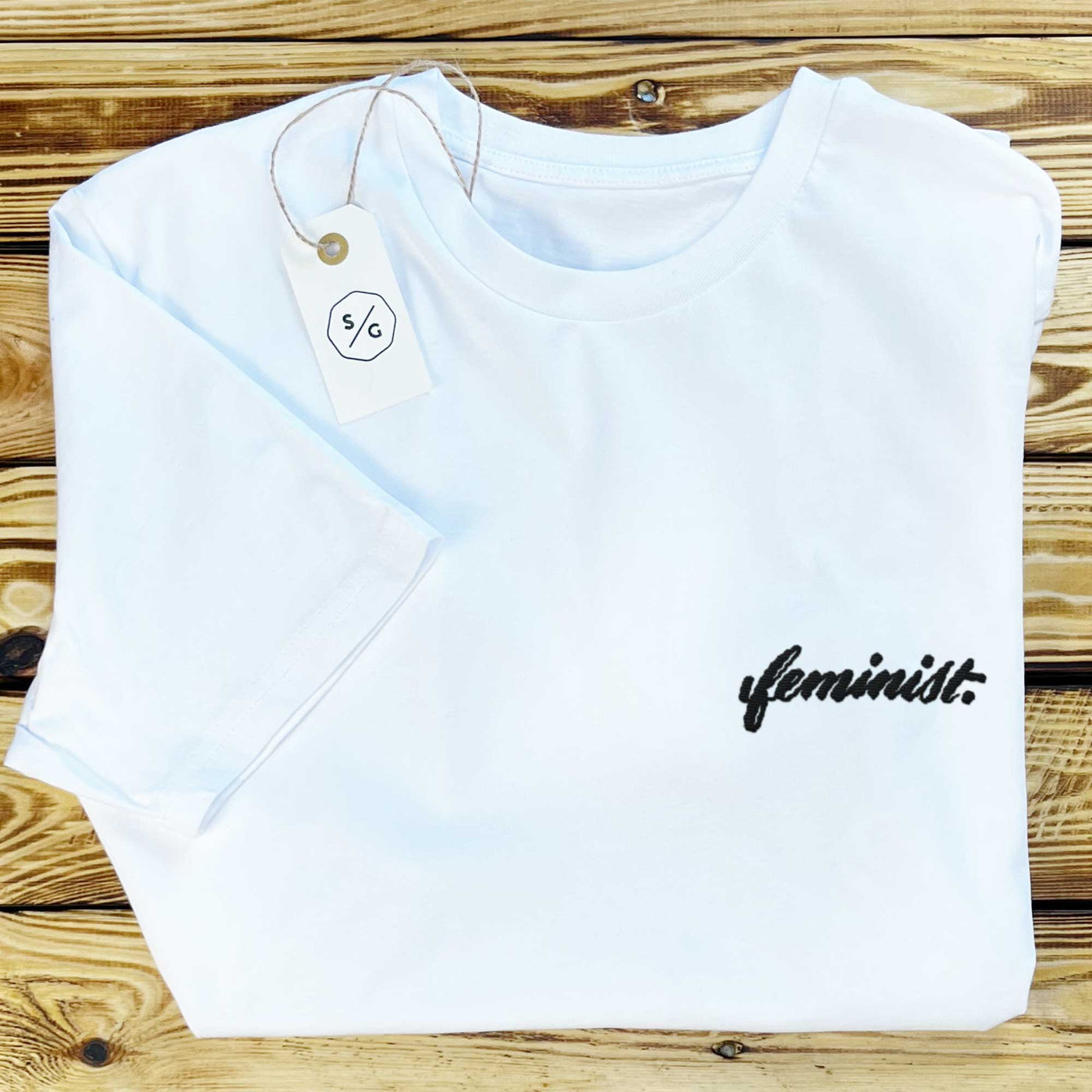 BESTICKTES SHIRT • FEMINIST.