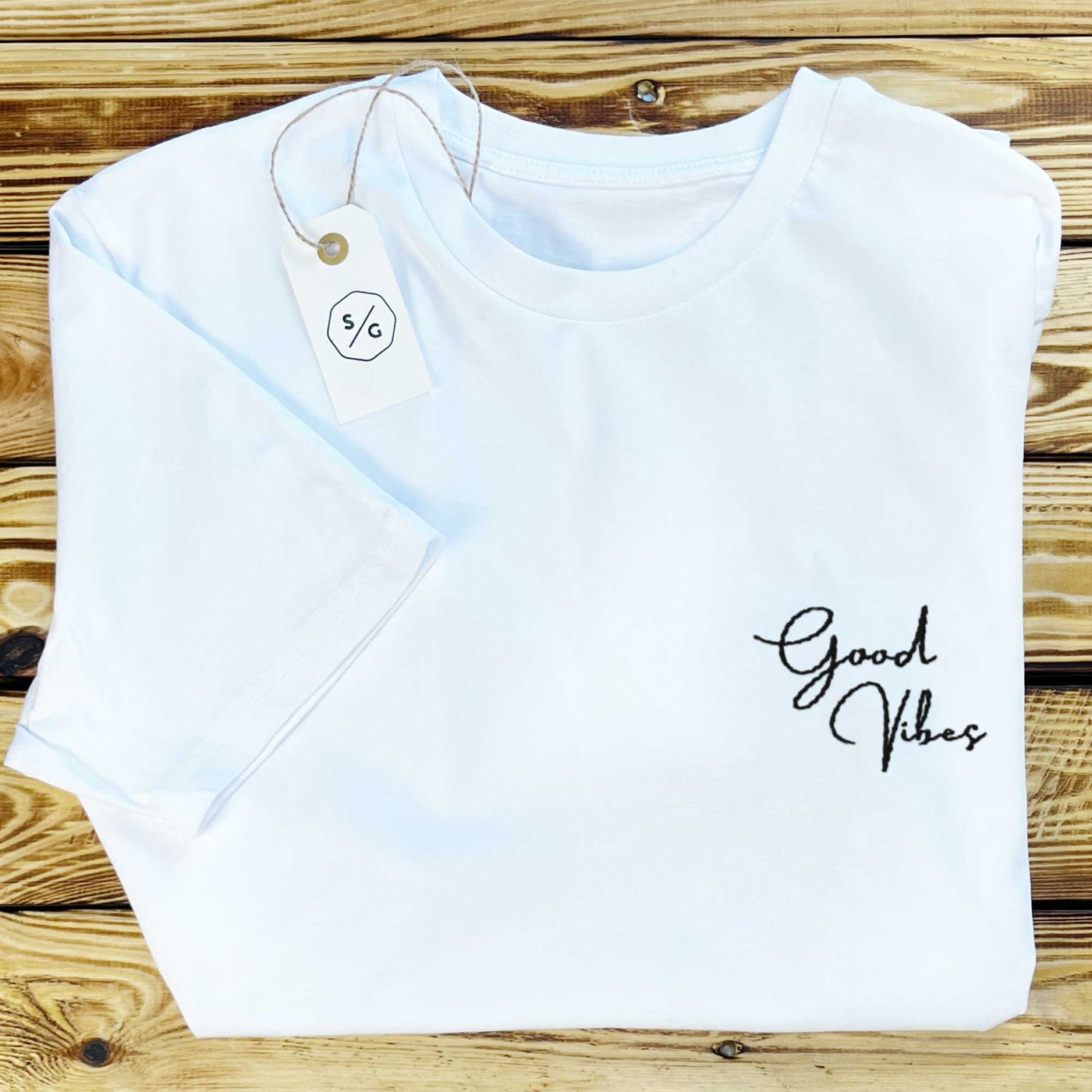 BESTICKTES T-SHIRT KLEID • GOOD VIBES