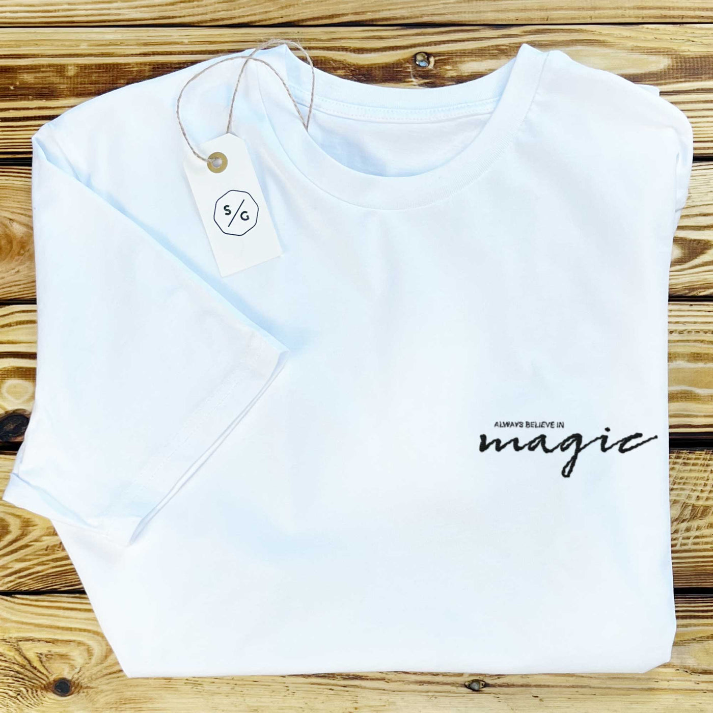 BESTICKTES T-SHIRT KLEID • ALWAYS BELIEVE IN MAGIC