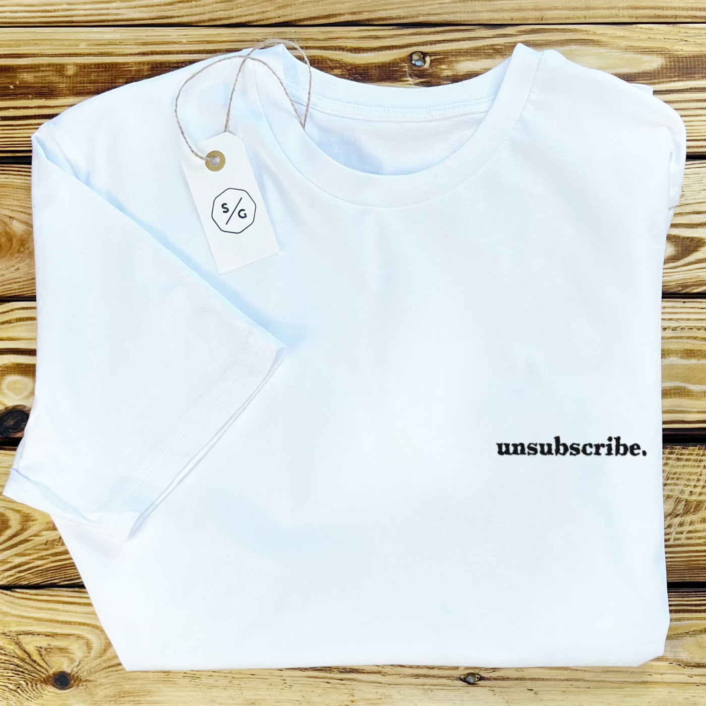 BESTICKTES T-SHIRT KLEID • UNSUBSCRIBE.