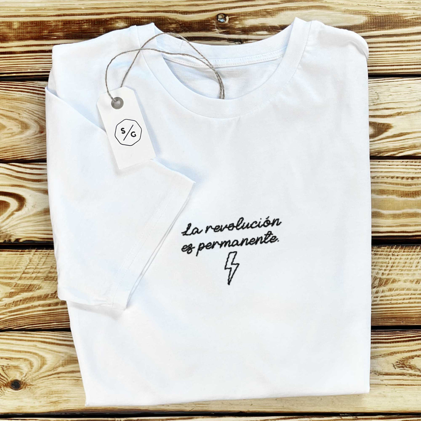 EMBROIDERED SHIRT • LA REVOLUCIÓN