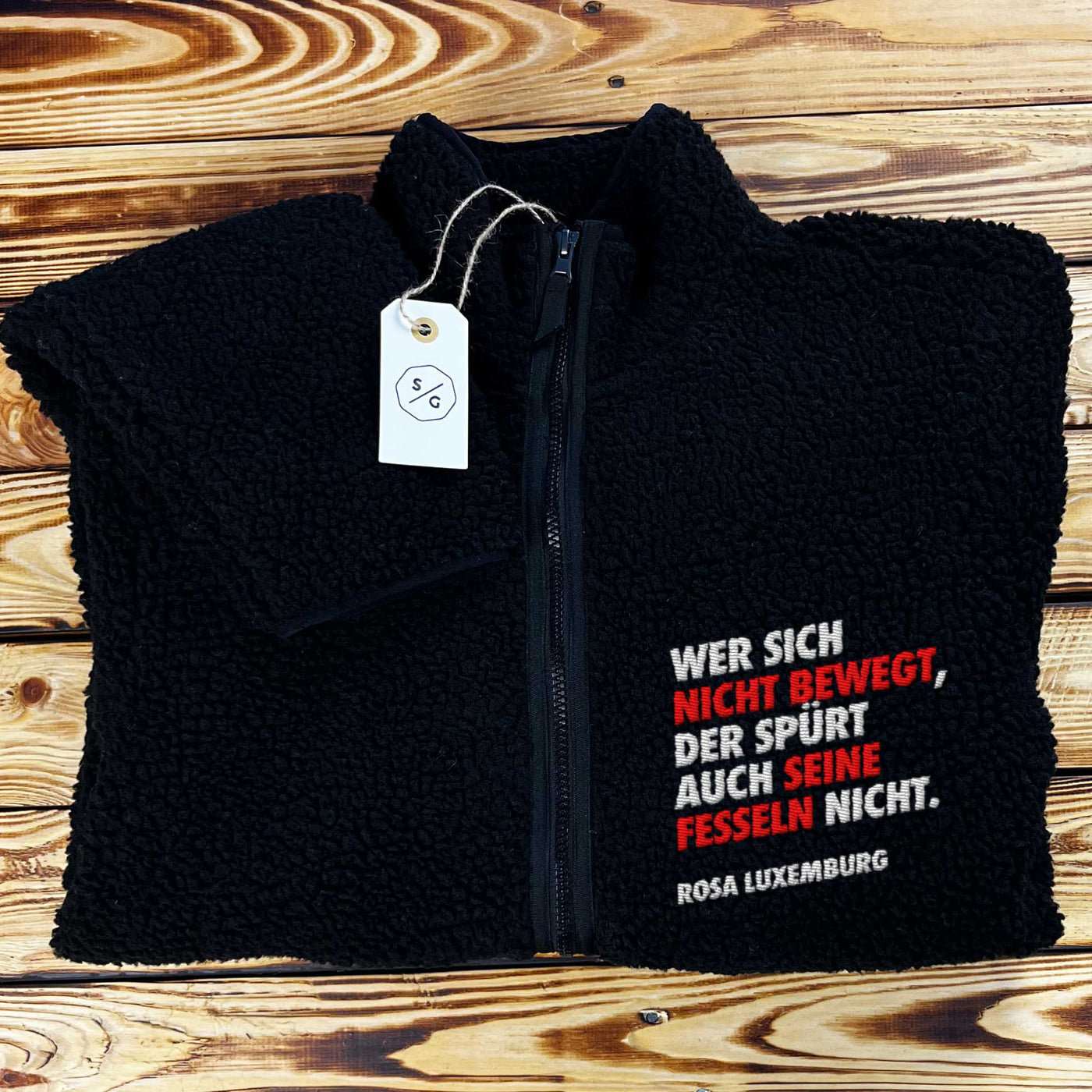 BESTICKTER SHERPA JACKE • WER SICH NICHT BEWEGT