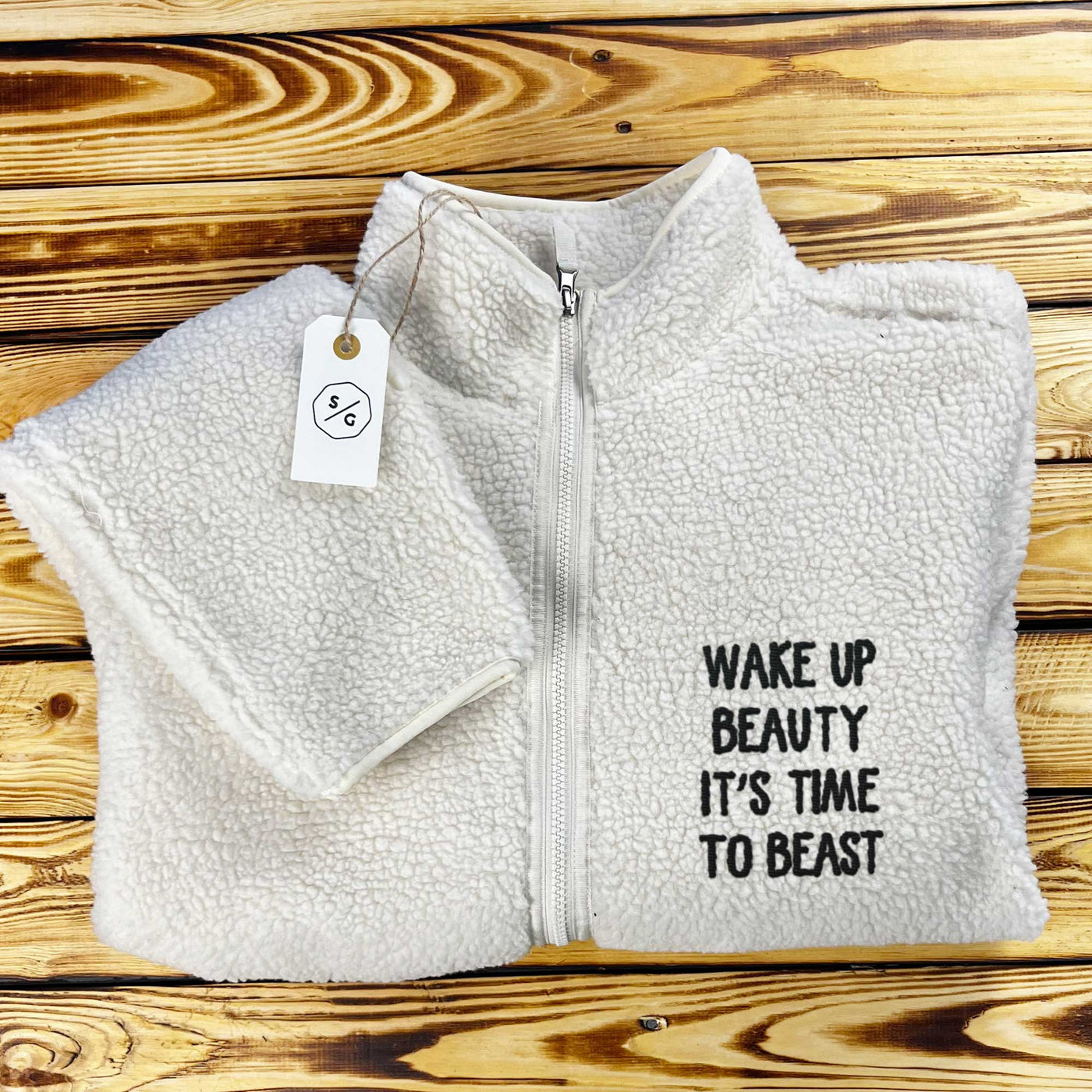 BESTICKTER SHERPA JACKE • WAKE UP BEAUTY IT'S TIME TO BEAST