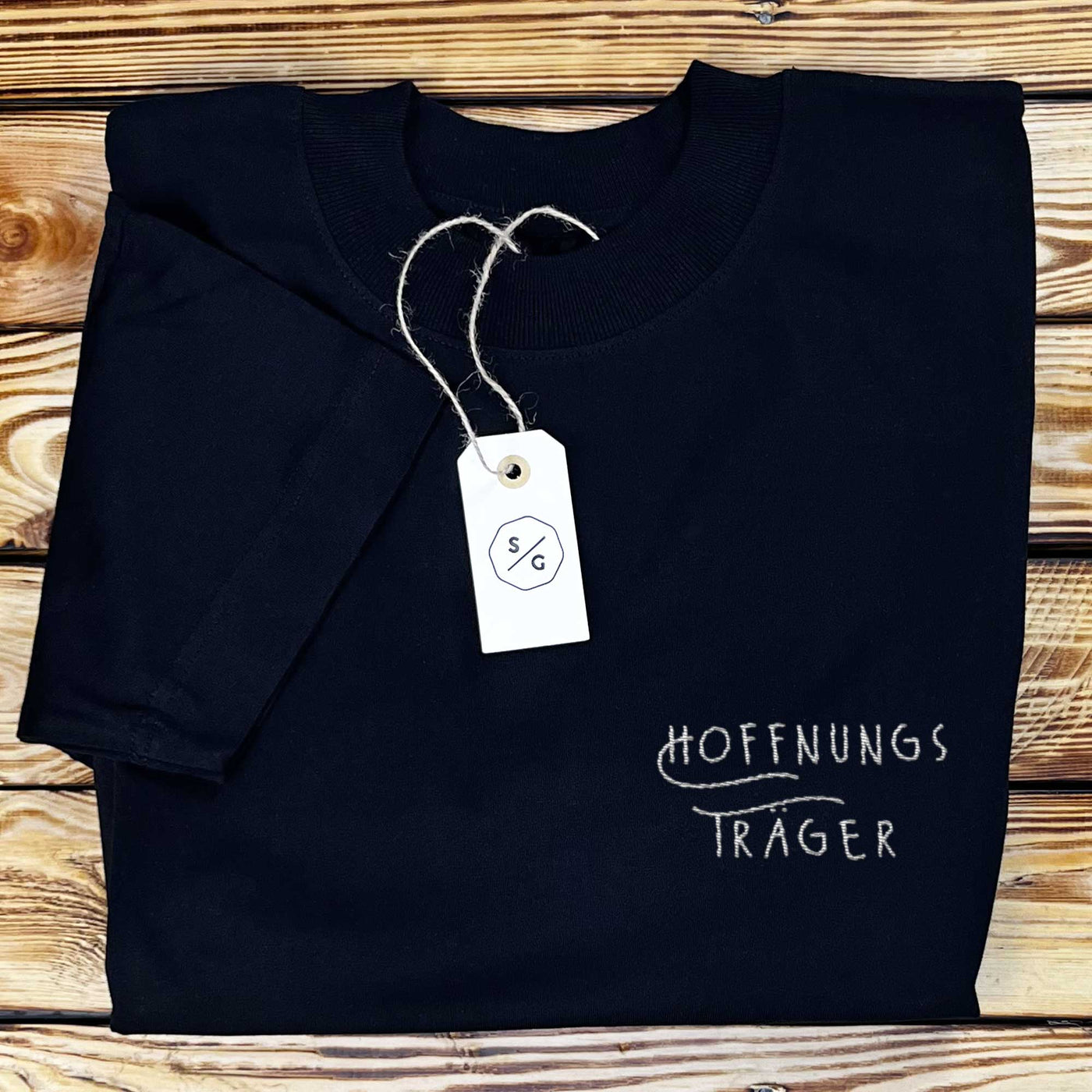 BESTICKTES SHIRT OVERSIZED • HOFFNUNGSTRÄGER