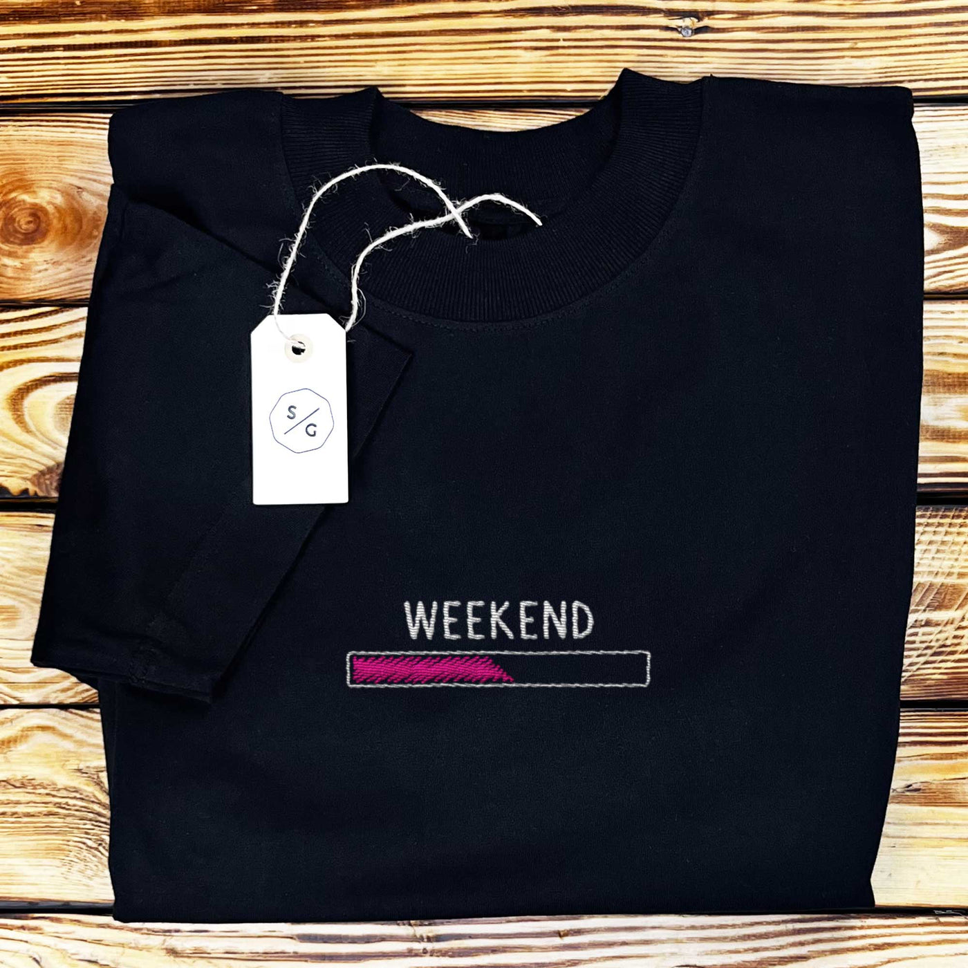 BESTICKTES SHIRT OVERSIZED • WEEKEND LOADING