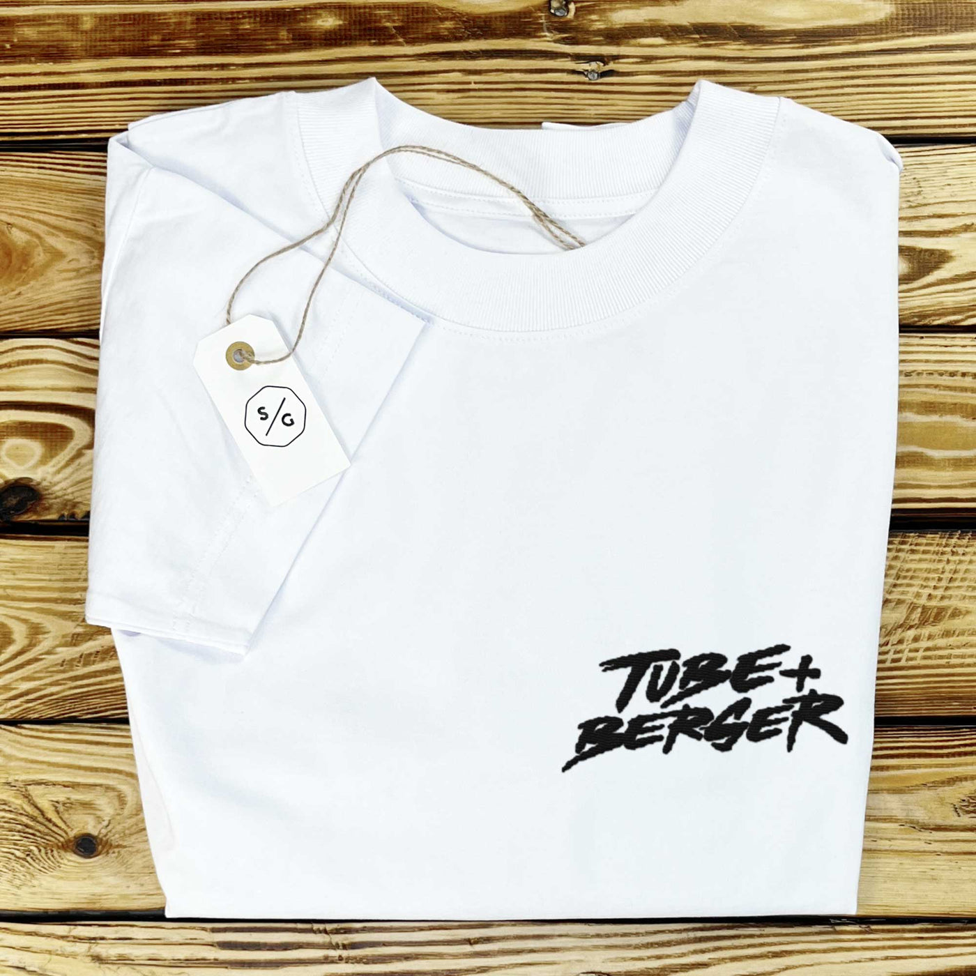 BESTICKTES SHIRT OVERSIZED • LOGO TUBE & BERGER