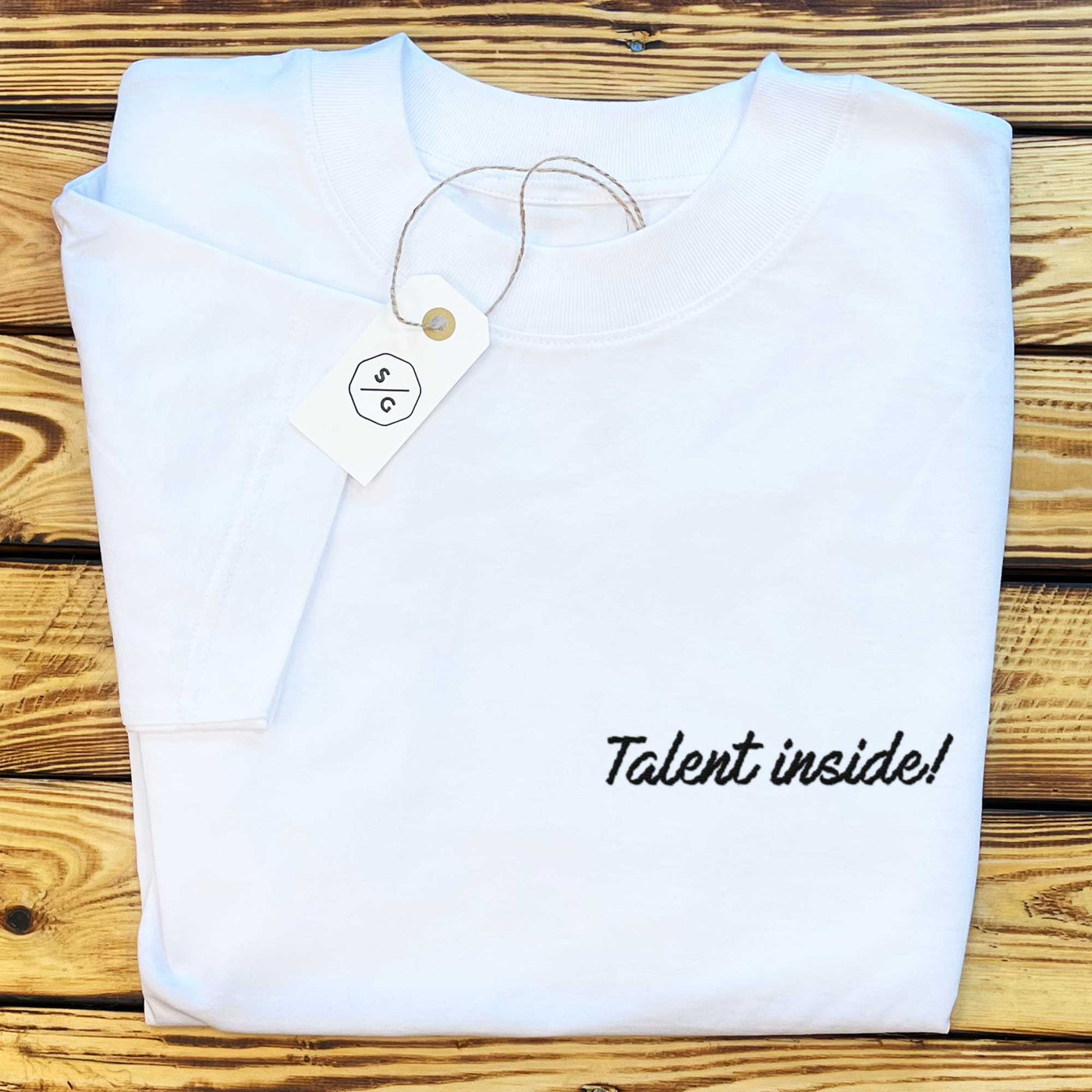 BESTICKTES SHIRT OVERSIZED • TALENT INSIDE!