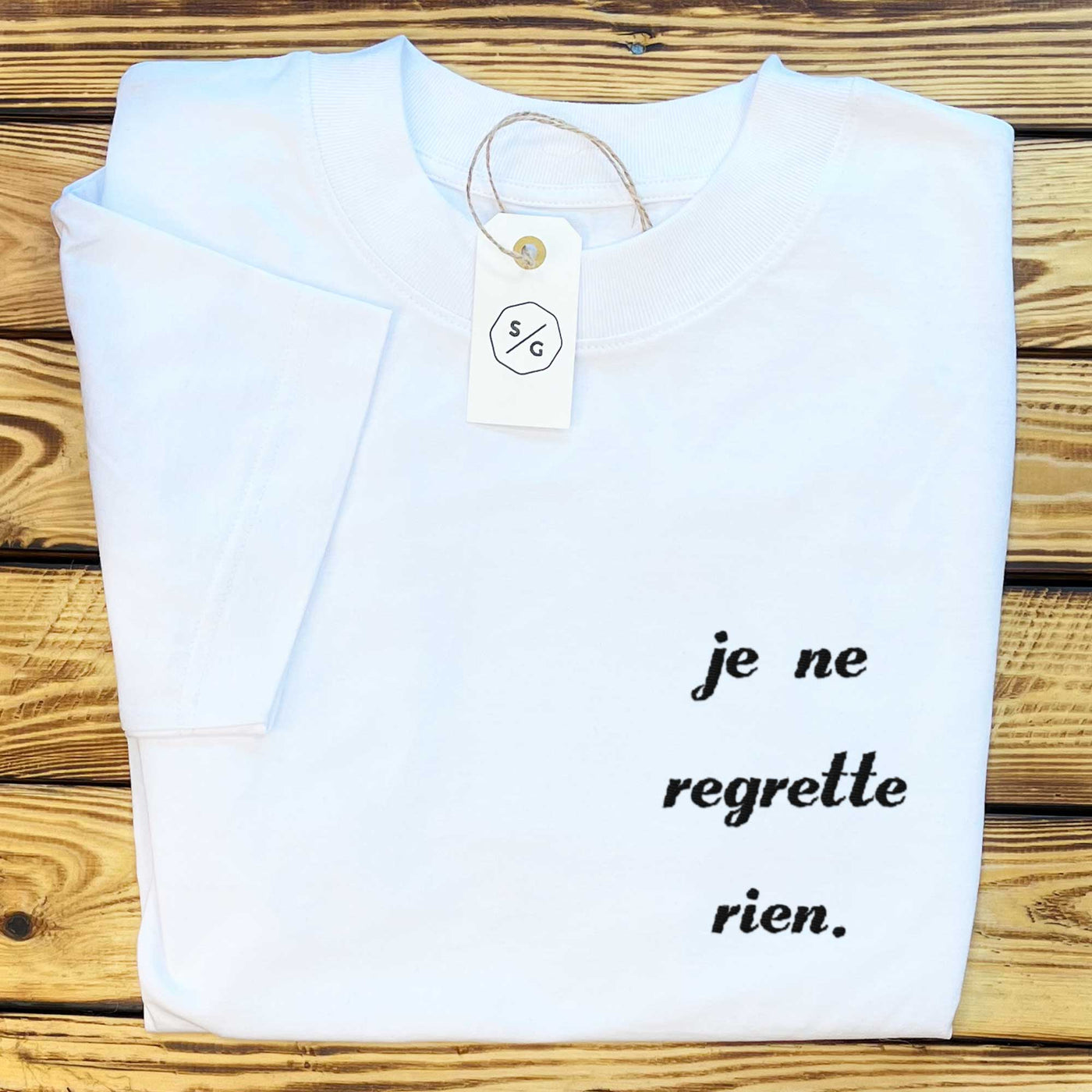 BESTICKTES SHIRT OVERSIZED • JE NE REGRETTE RIEN