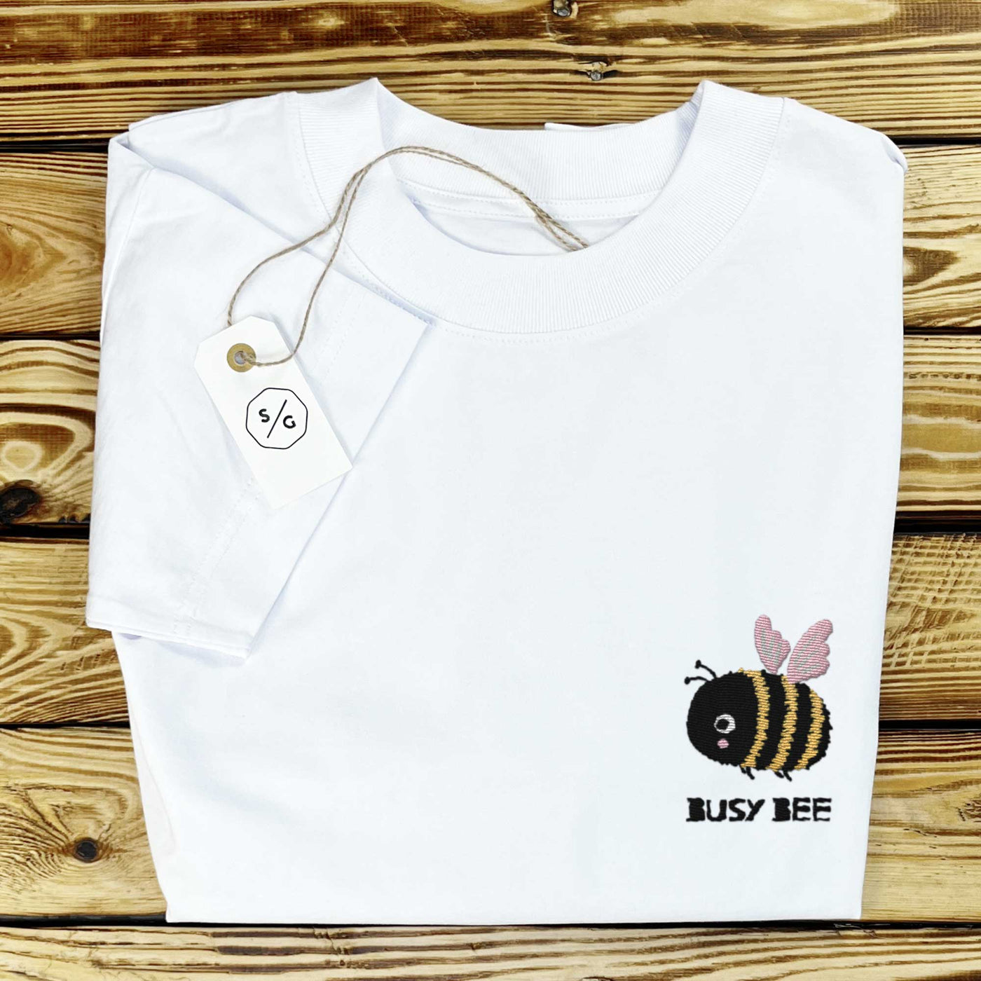 BESTICKTES SHIRT OVERSIZED • BUSY BEE