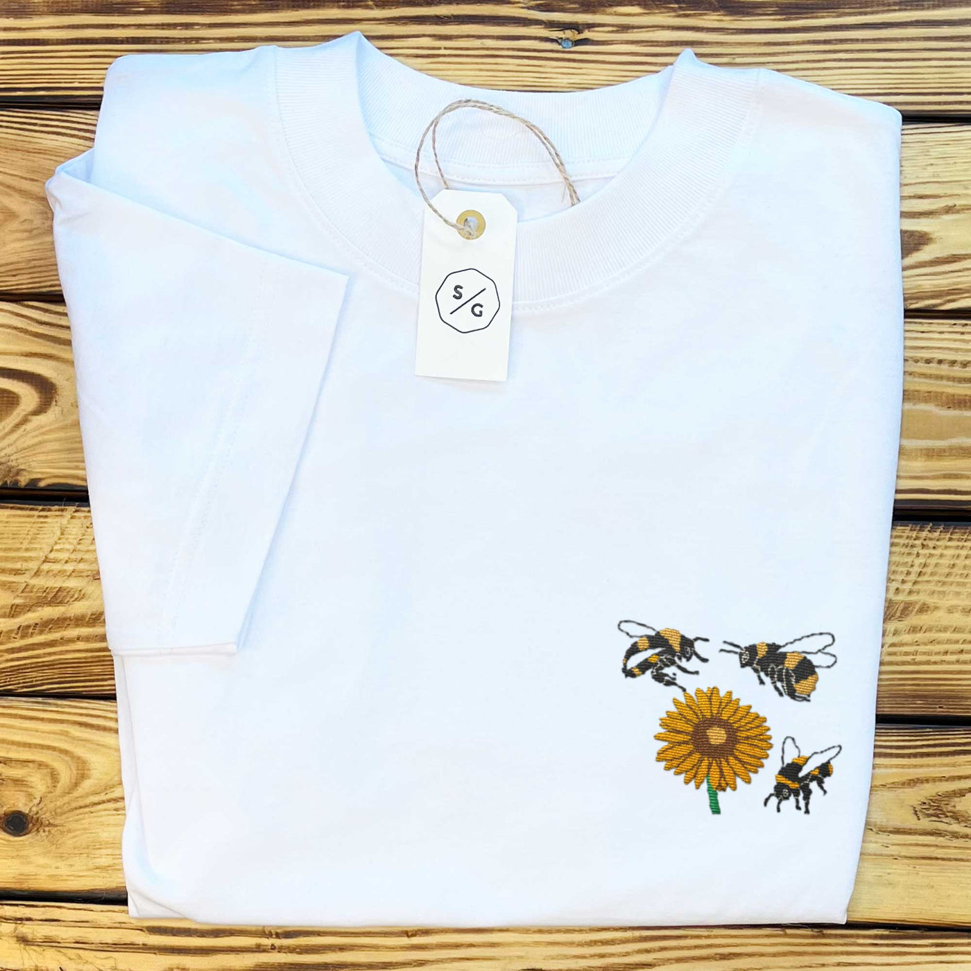 BESTICKTES SHIRT OVERSIZED • SUNFLOWER BEE