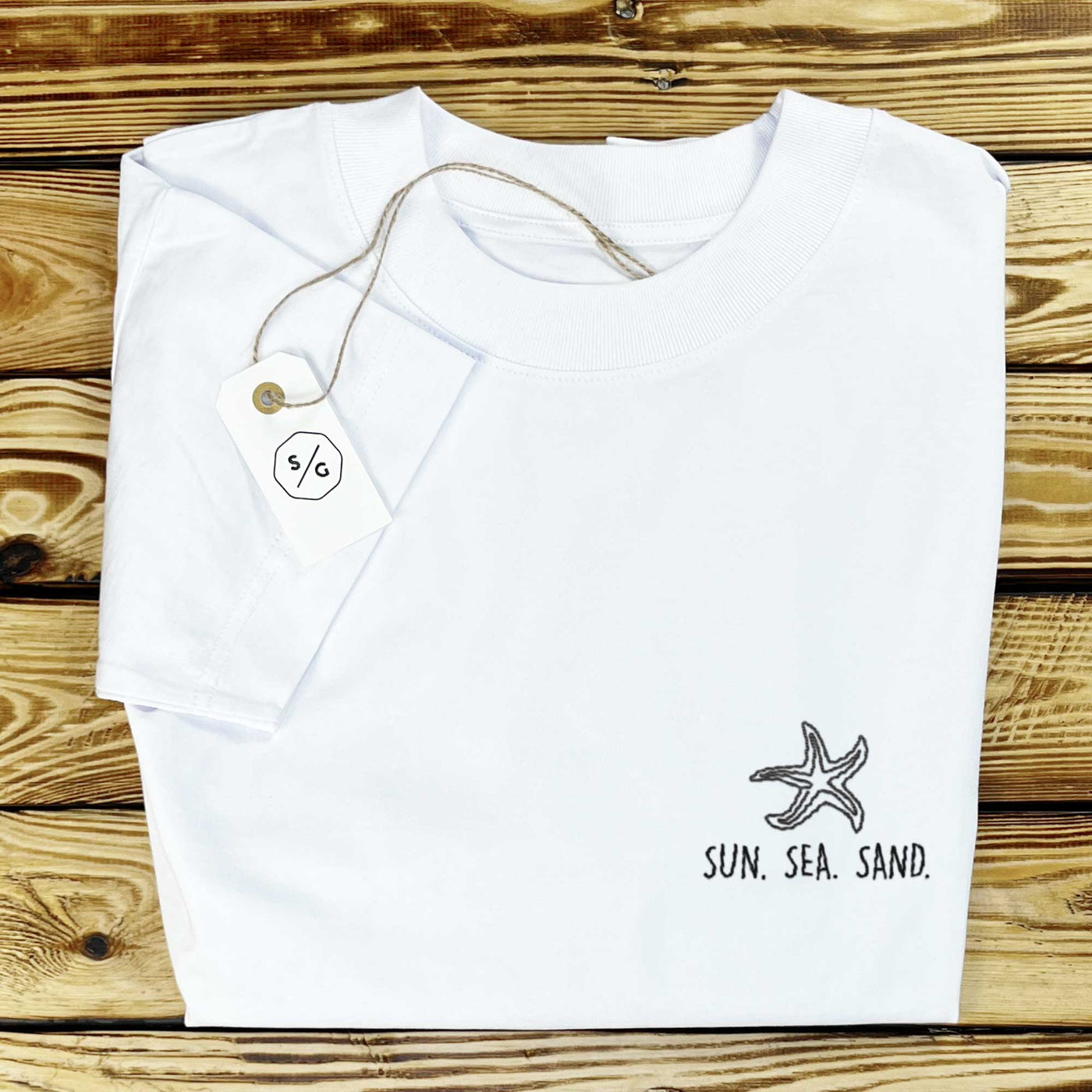 BESTICKTES SHIRT OVERSIZED • SUN. SEA. SAND.