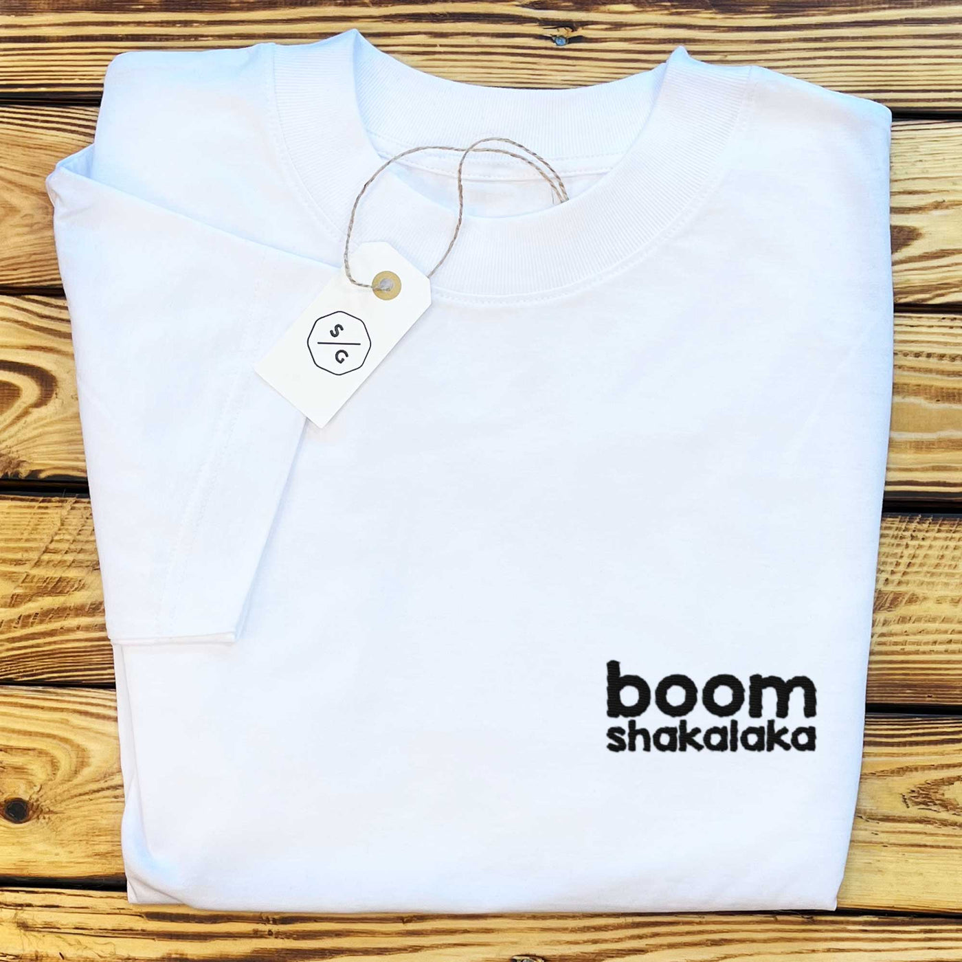 BESTICKTES SHIRT OVERSIZED • BOOM SHAKALAKA