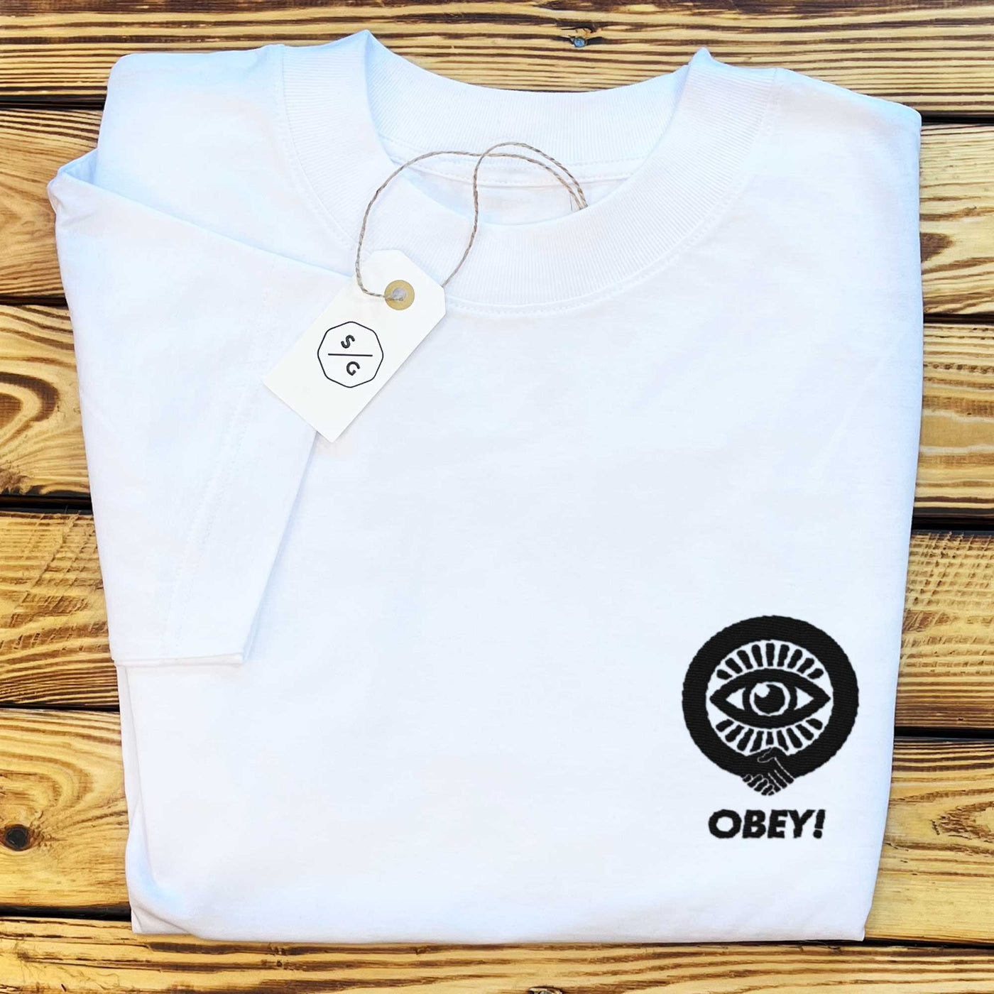 BESTICKTES SHIRT OVERSIZED • OBEY