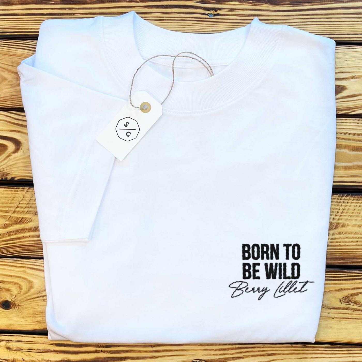 BESTICKTES SHIRT OVERSIZED • BORN TO BE WILDBERRY LILLET