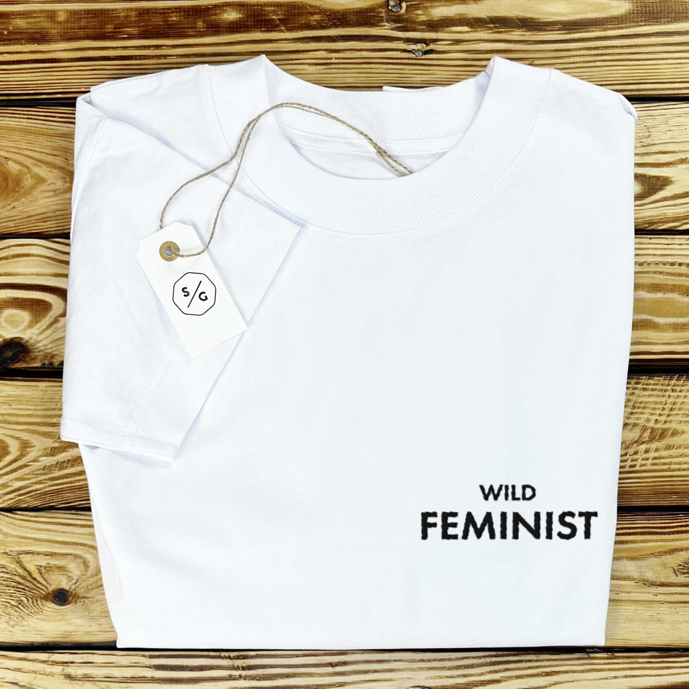 BESTICKTES SHIRT OVERSIZED • WILD FEMINIST